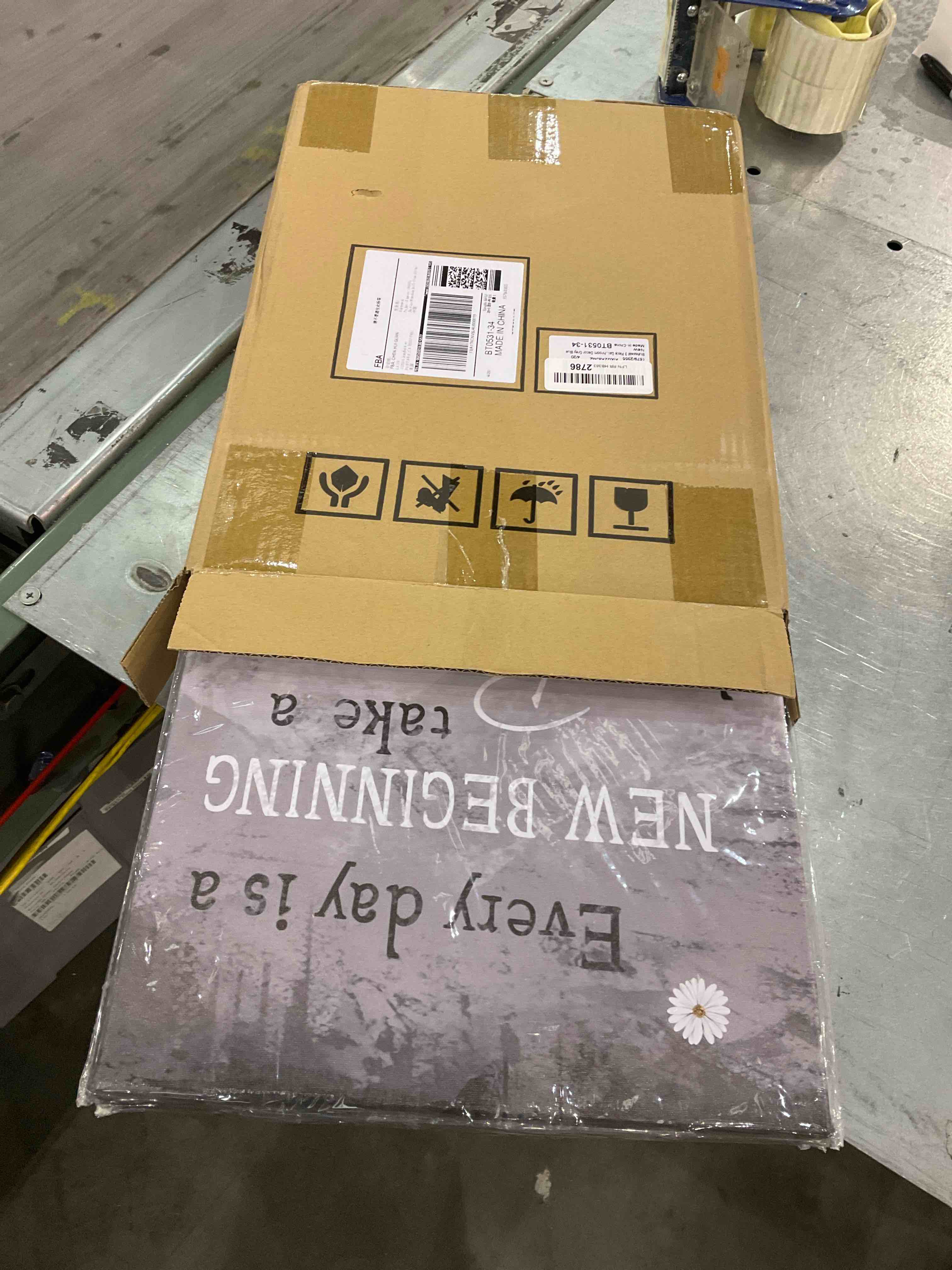 https://s3.amazonaws.com/lotting-images-prod/bidfta/EXS00797744_1700658987541.jpeg