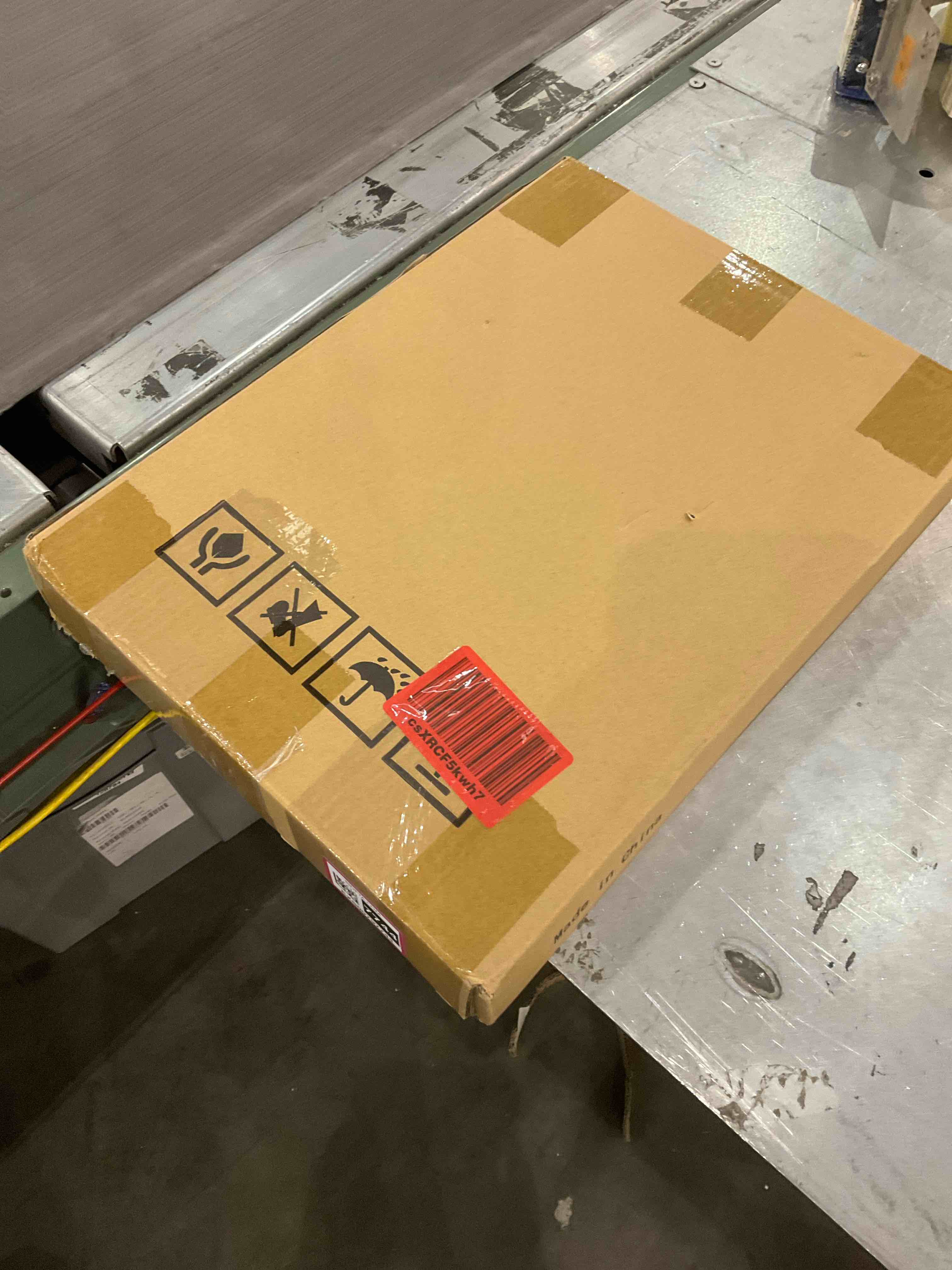 https://s3.amazonaws.com/lotting-images-prod/bidfta/EXS00797744_1700659010958.jpeg
