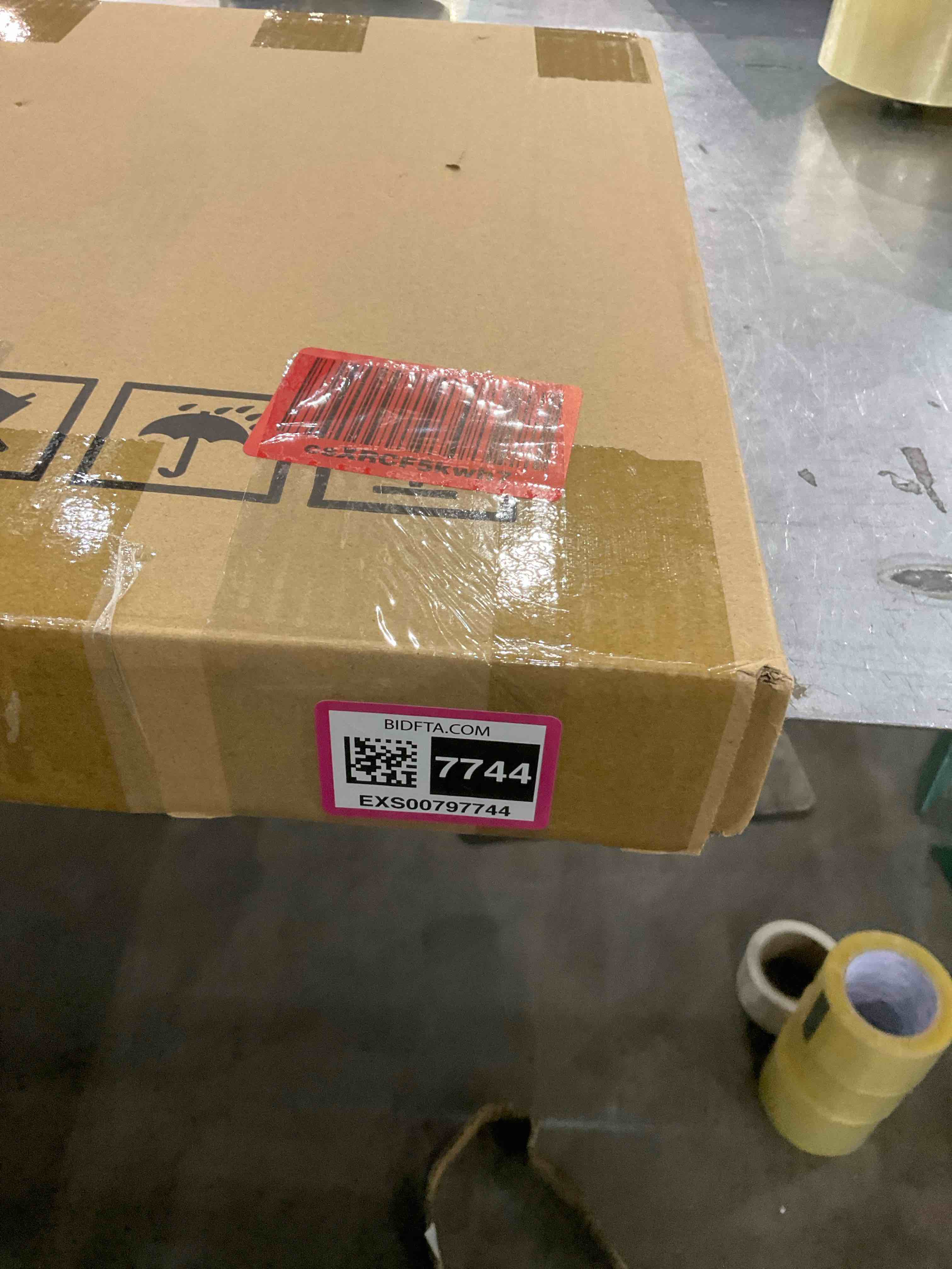 https://s3.amazonaws.com/lotting-images-prod/bidfta/EXS00797744_1700659014911.jpeg