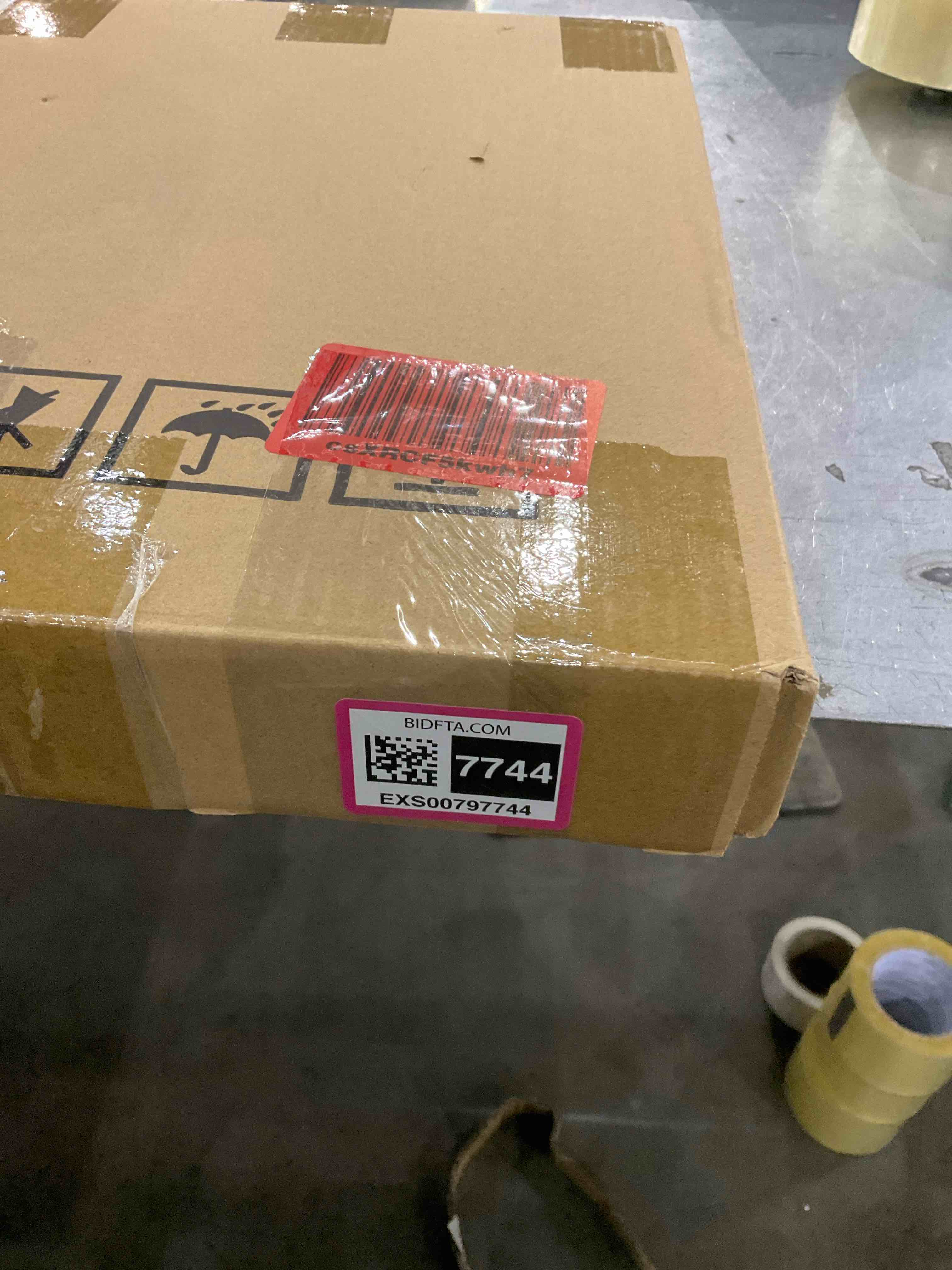 https://s3.amazonaws.com/lotting-images-prod/bidfta/EXS00797744_1700659015828.jpeg