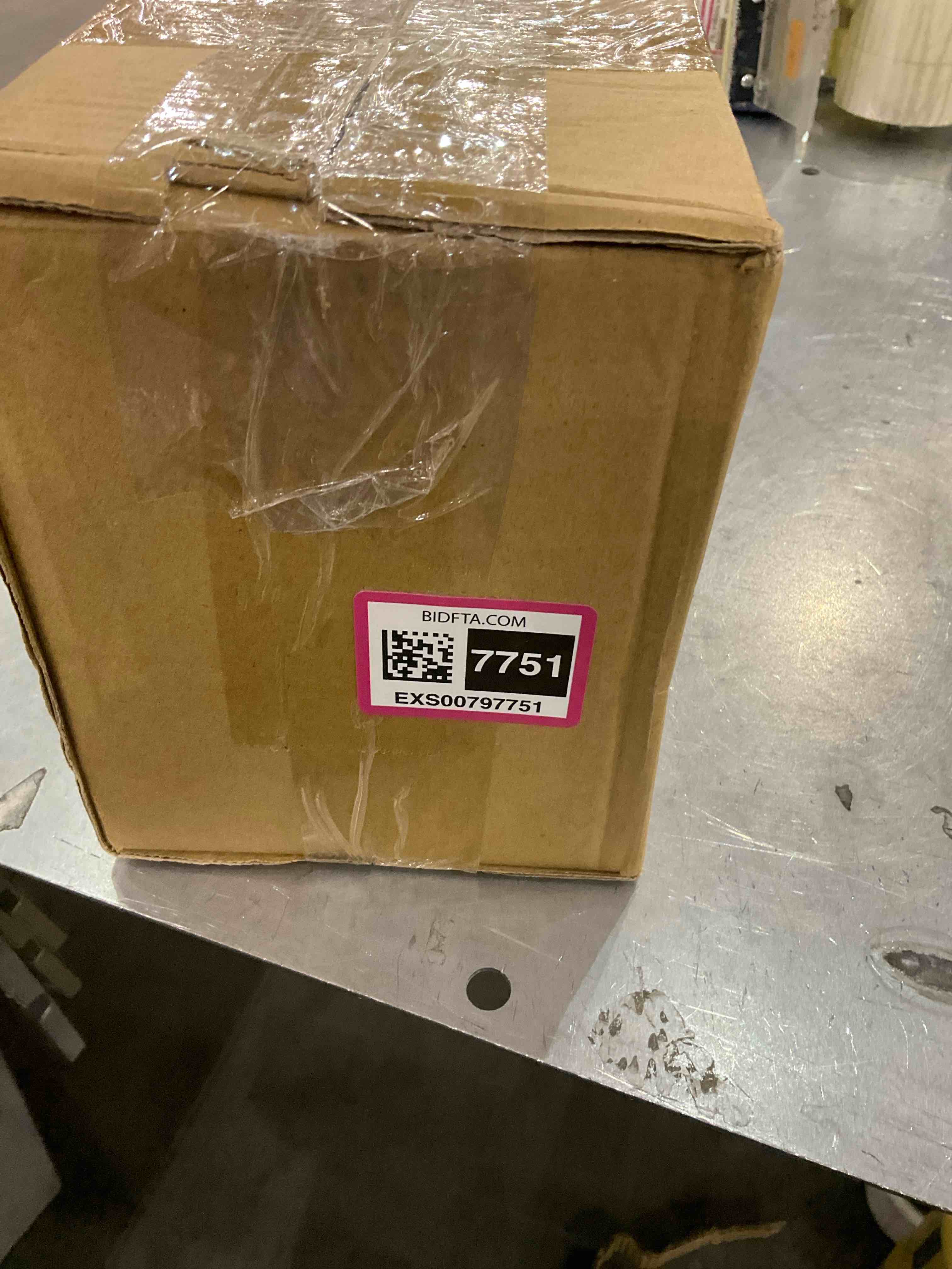 https://s3.amazonaws.com/lotting-images-prod/bidfta/EXS00797751_1700659695960.jpeg