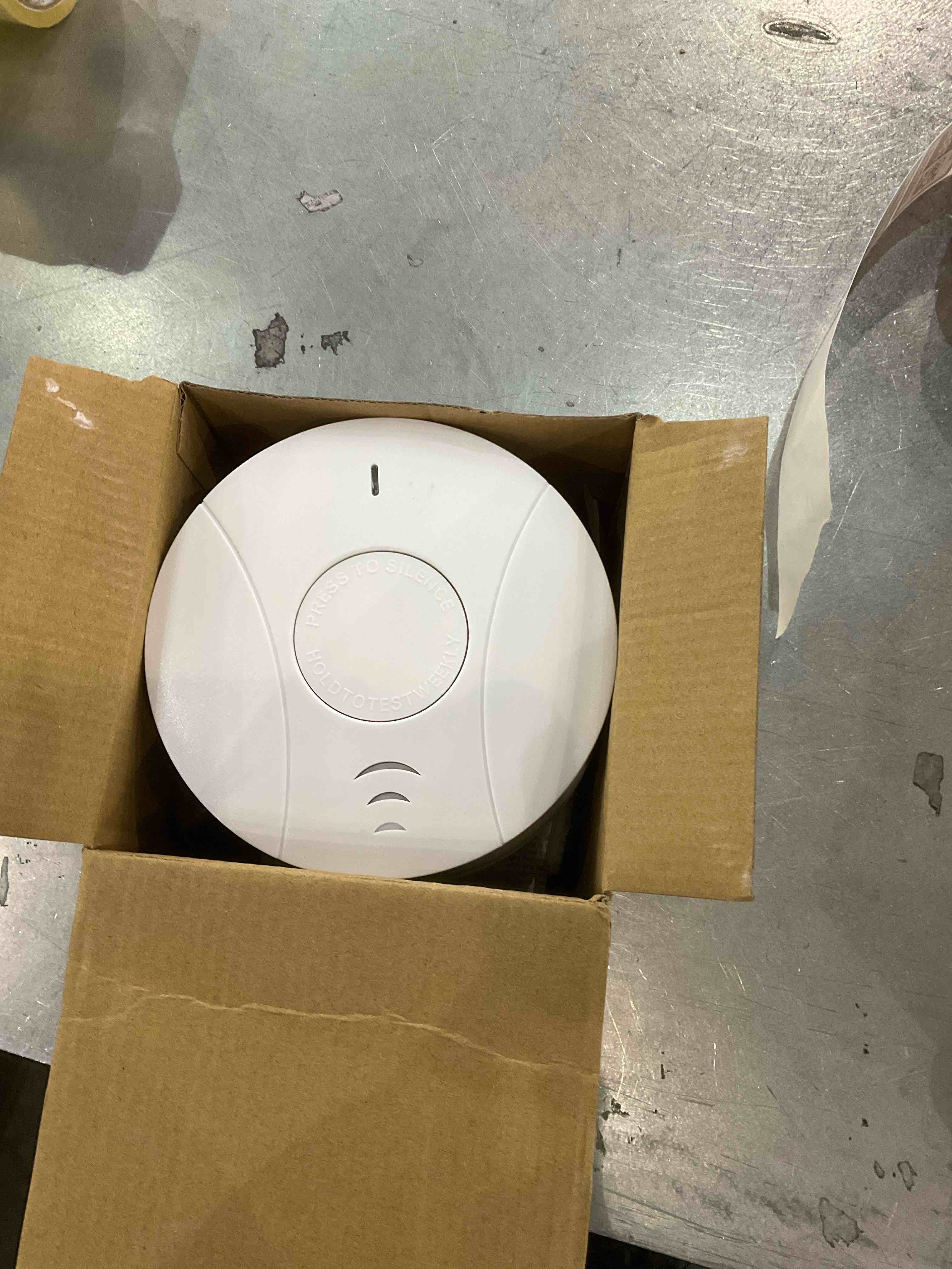 https://s3.amazonaws.com/lotting-images-prod/bidfta/EXS00797853_1701087039543.jpeg