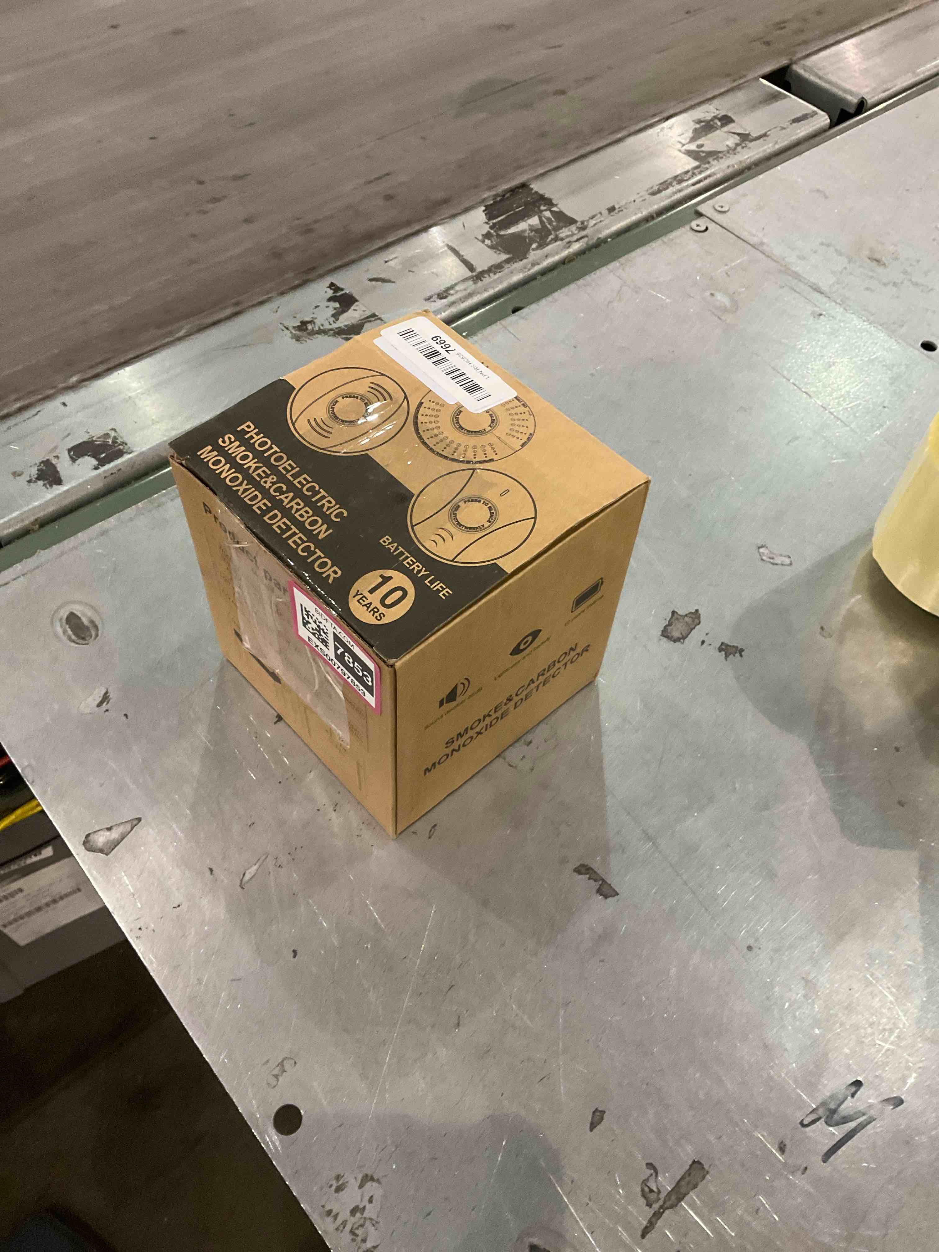 https://s3.amazonaws.com/lotting-images-prod/bidfta/EXS00797853_1701087060258.jpeg
