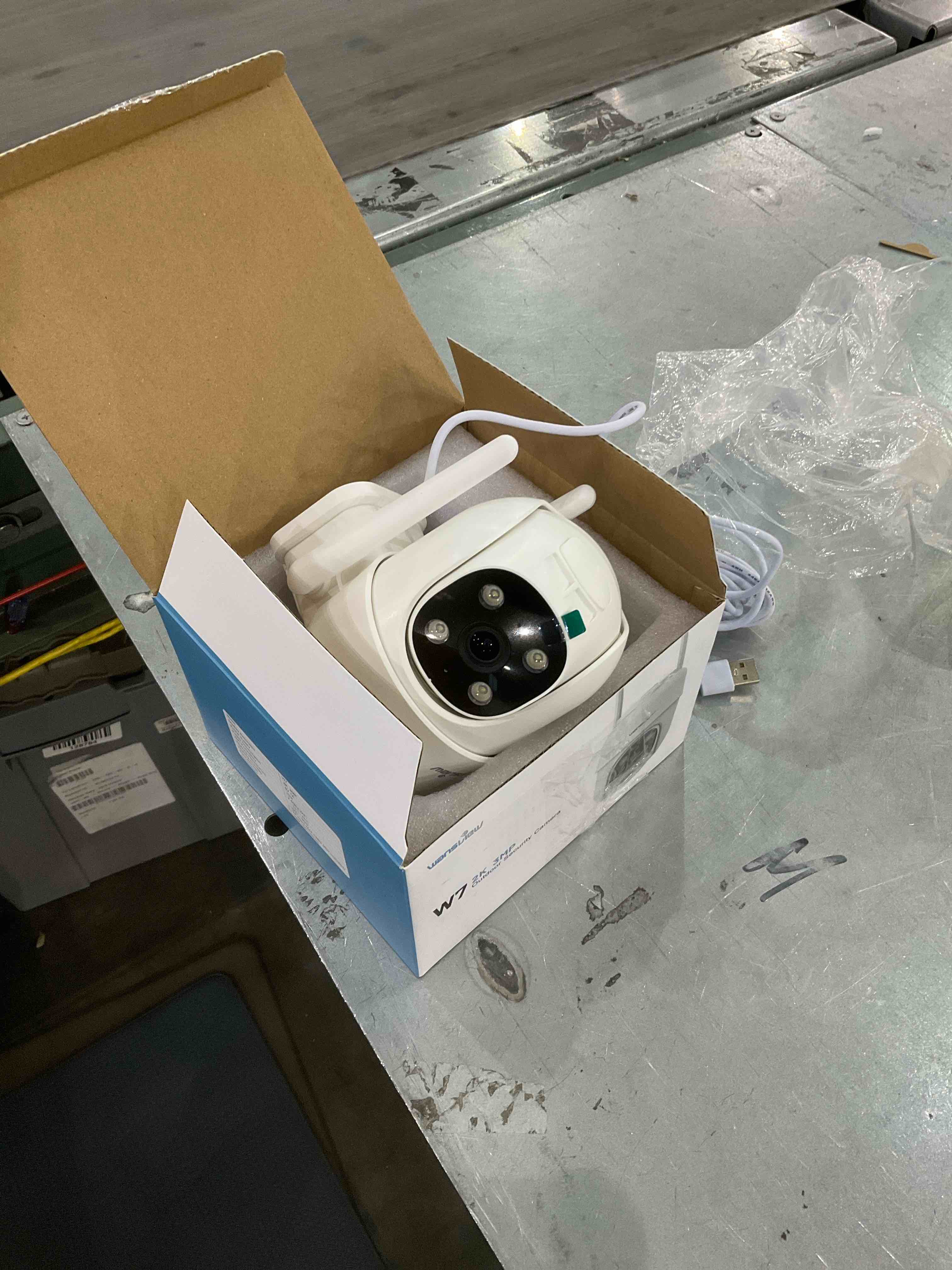 https://s3.amazonaws.com/lotting-images-prod/bidfta/EXS00797906_1701092853766.jpeg