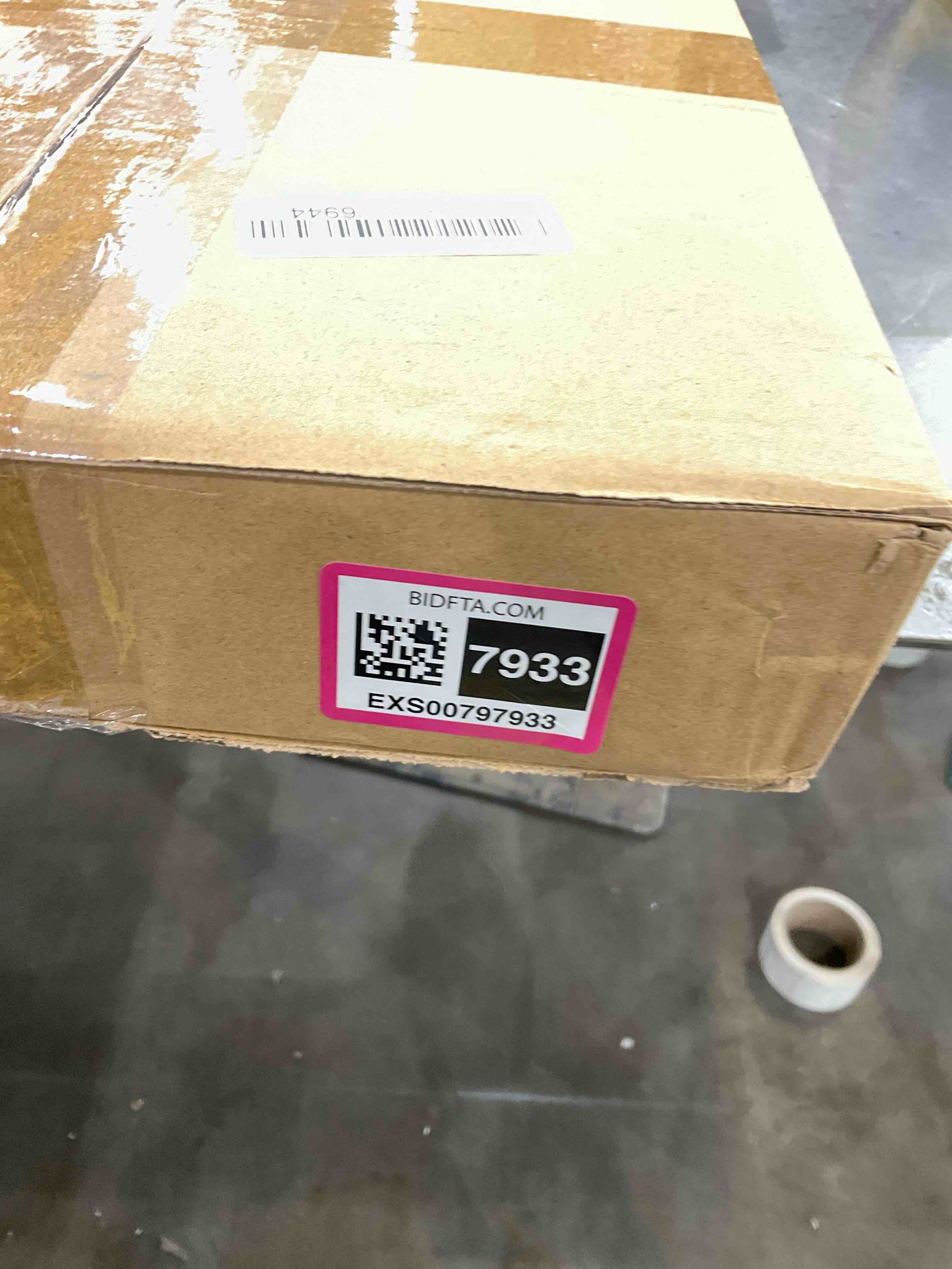 https://s3.amazonaws.com/lotting-images-prod/bidfta/EXS00797933_1701096909076.jpeg