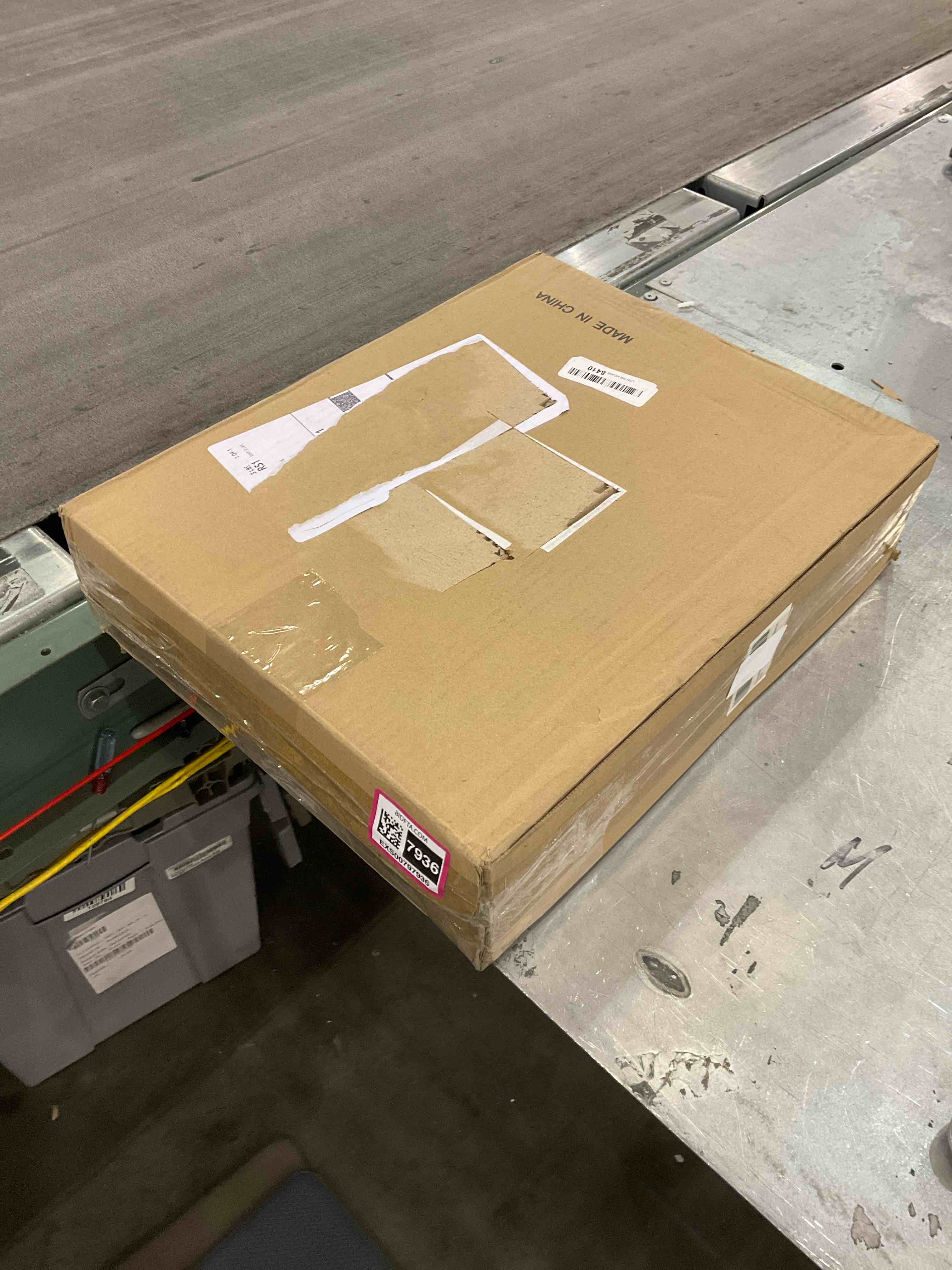 https://s3.amazonaws.com/lotting-images-prod/bidfta/EXS00797936_1701097170924.jpeg