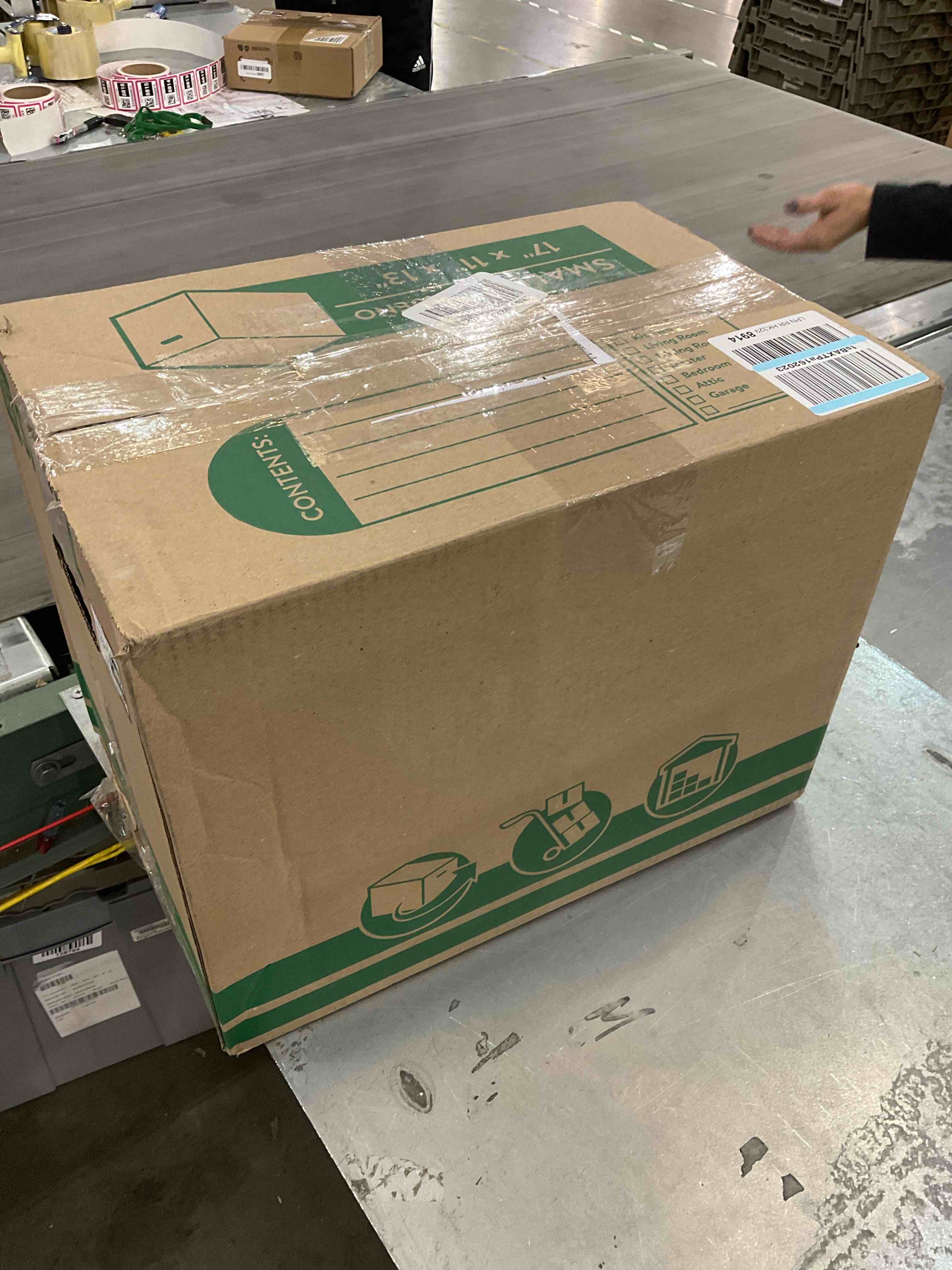 https://s3.amazonaws.com/lotting-images-prod/bidfta/EXS00797982_1701102807189.jpeg