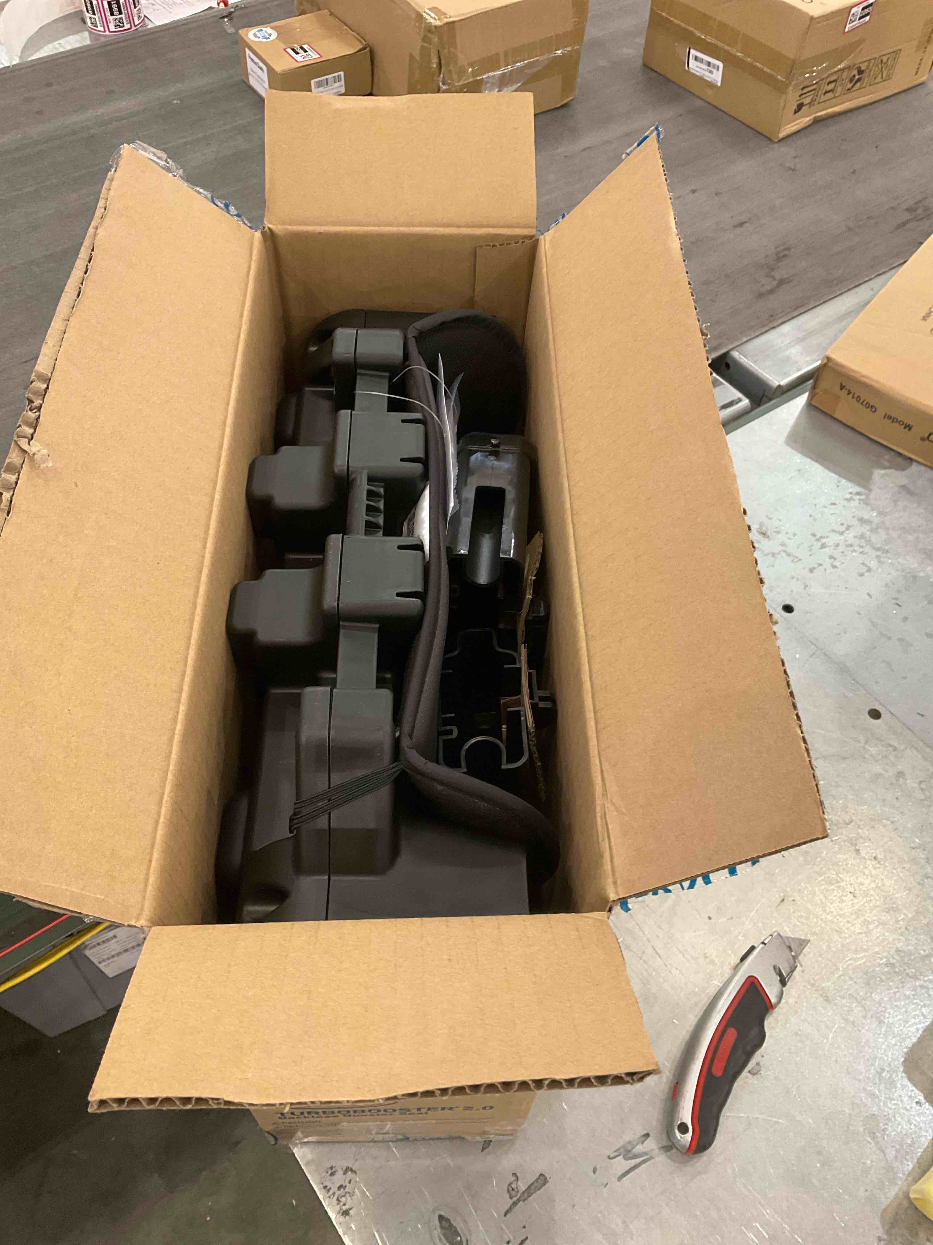 https://s3.amazonaws.com/lotting-images-prod/bidfta/EXS00797997_1701107449591.jpeg