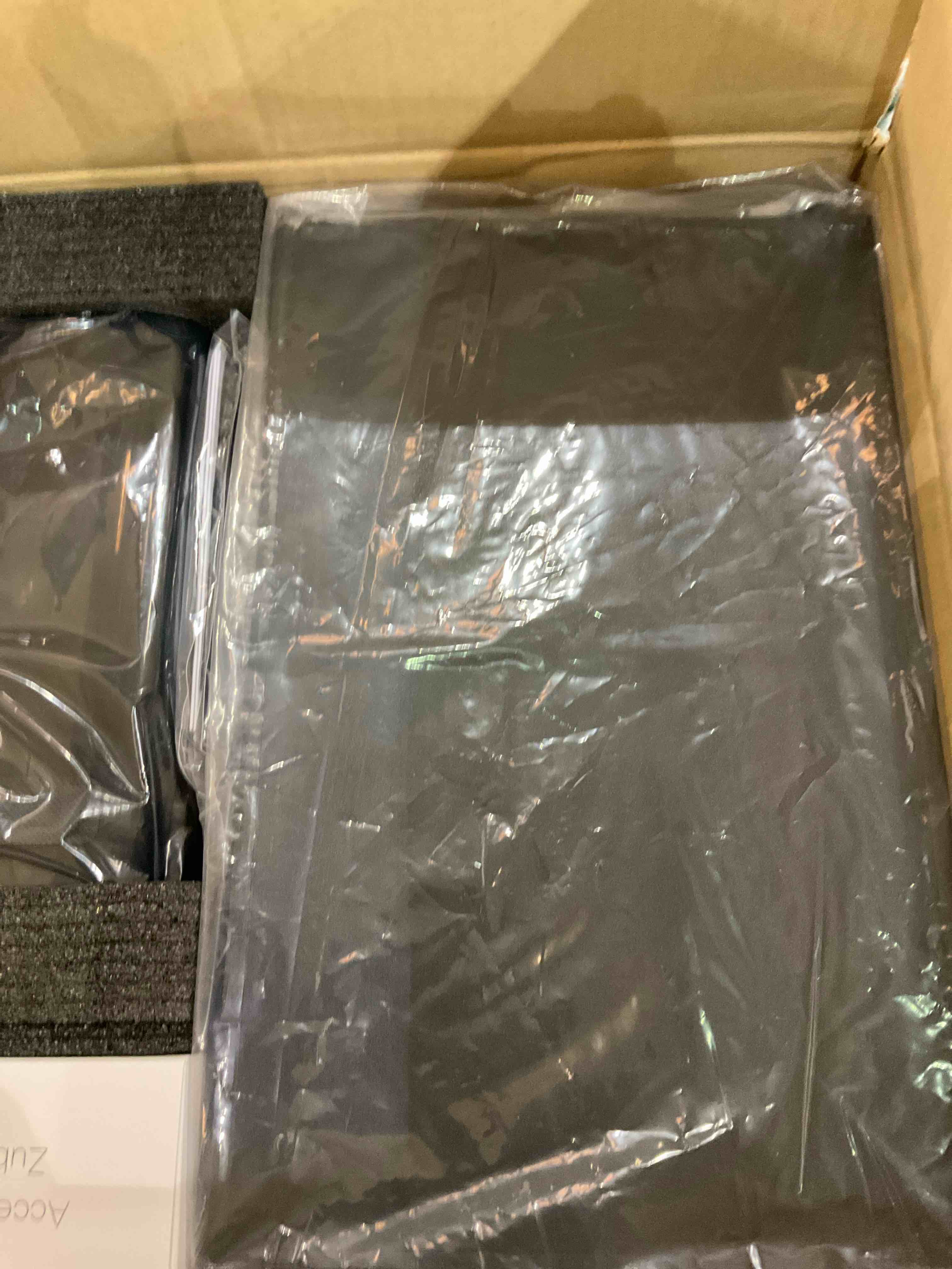 https://s3.amazonaws.com/lotting-images-prod/bidfta/EXS00798076_1701962553407.jpeg