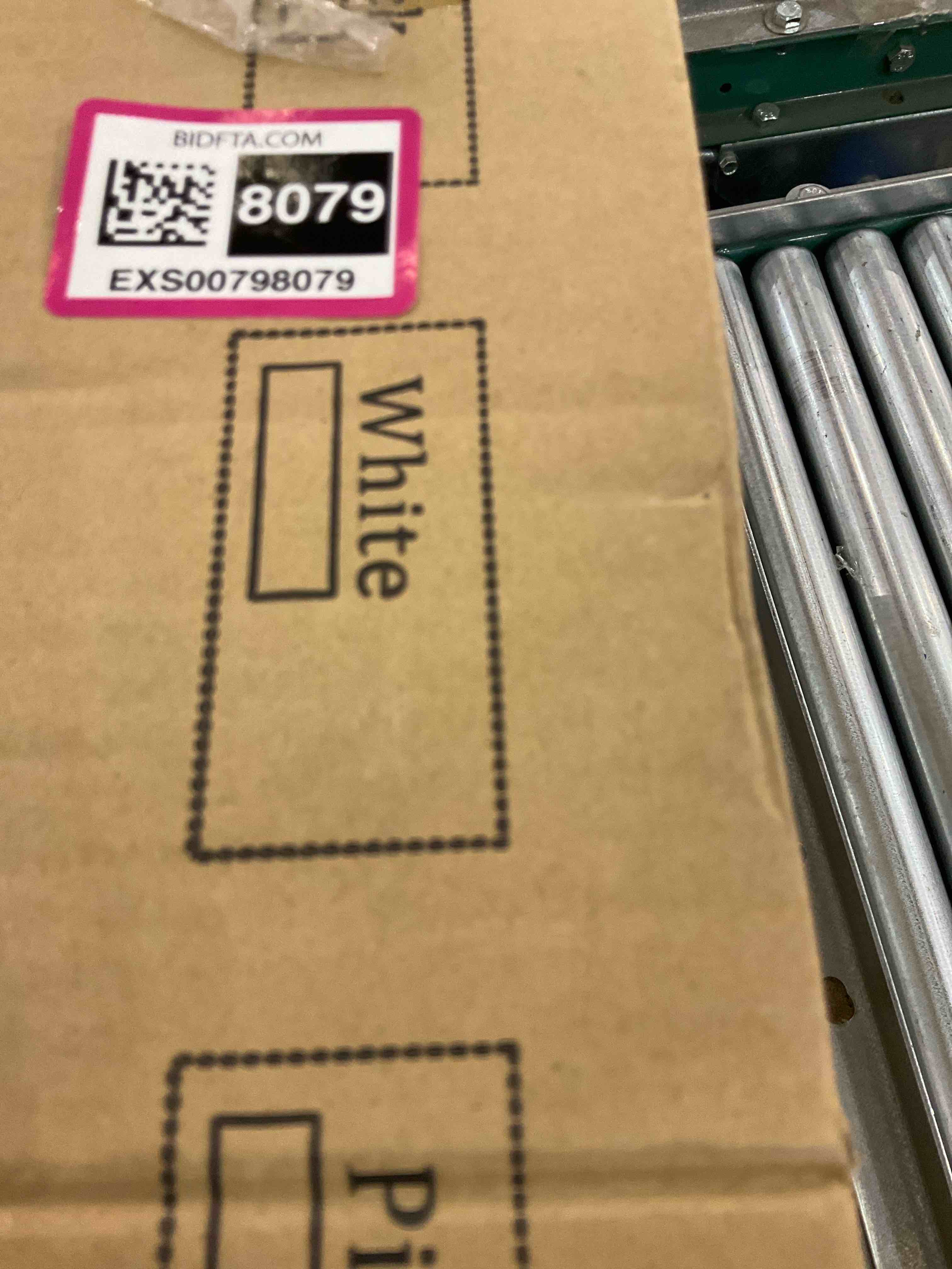 https://s3.amazonaws.com/lotting-images-prod/bidfta/EXS00798079_1701962931885.jpeg