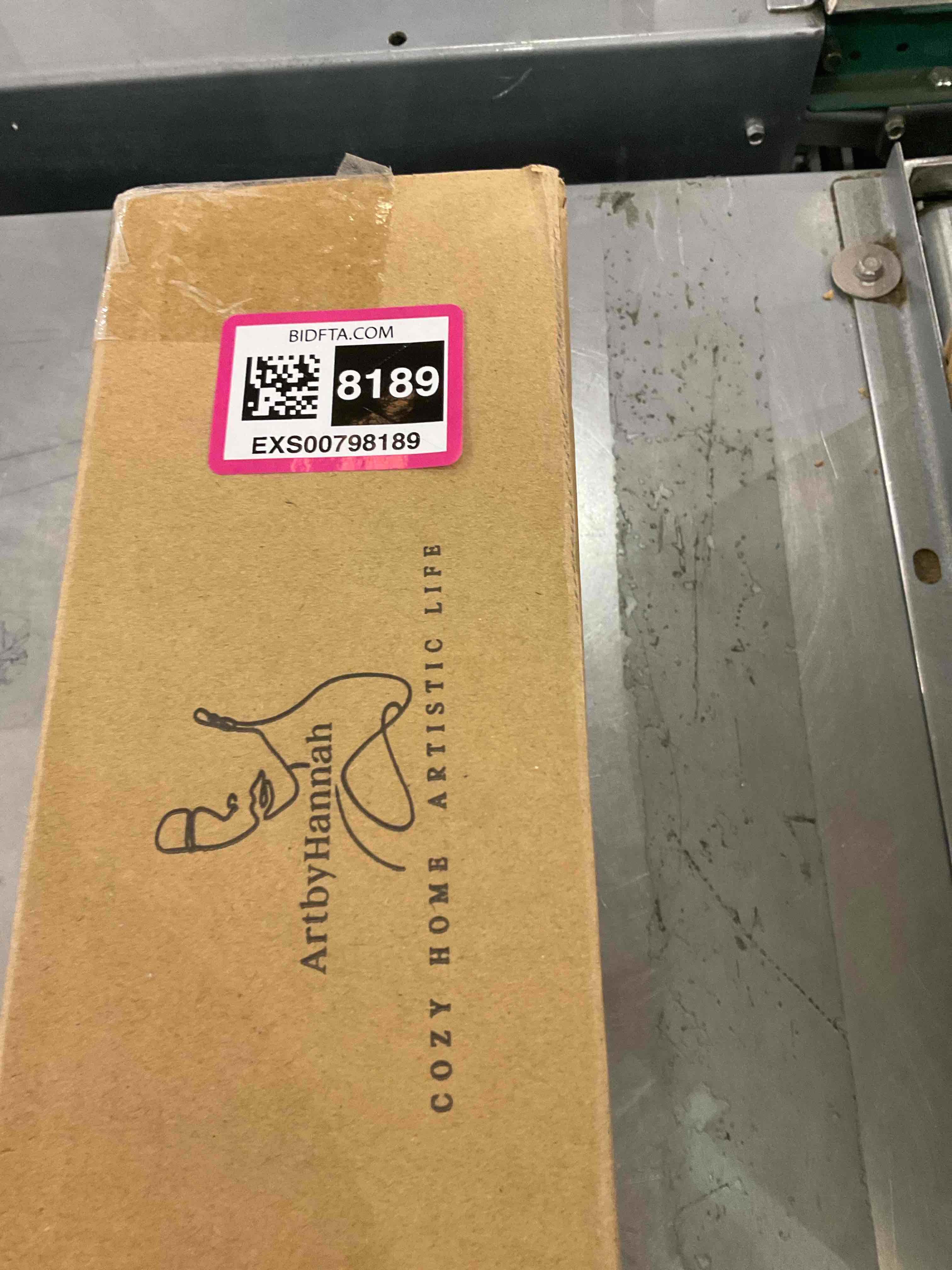 https://s3.amazonaws.com/lotting-images-prod/bidfta/EXS00798189_1701978953985.jpeg