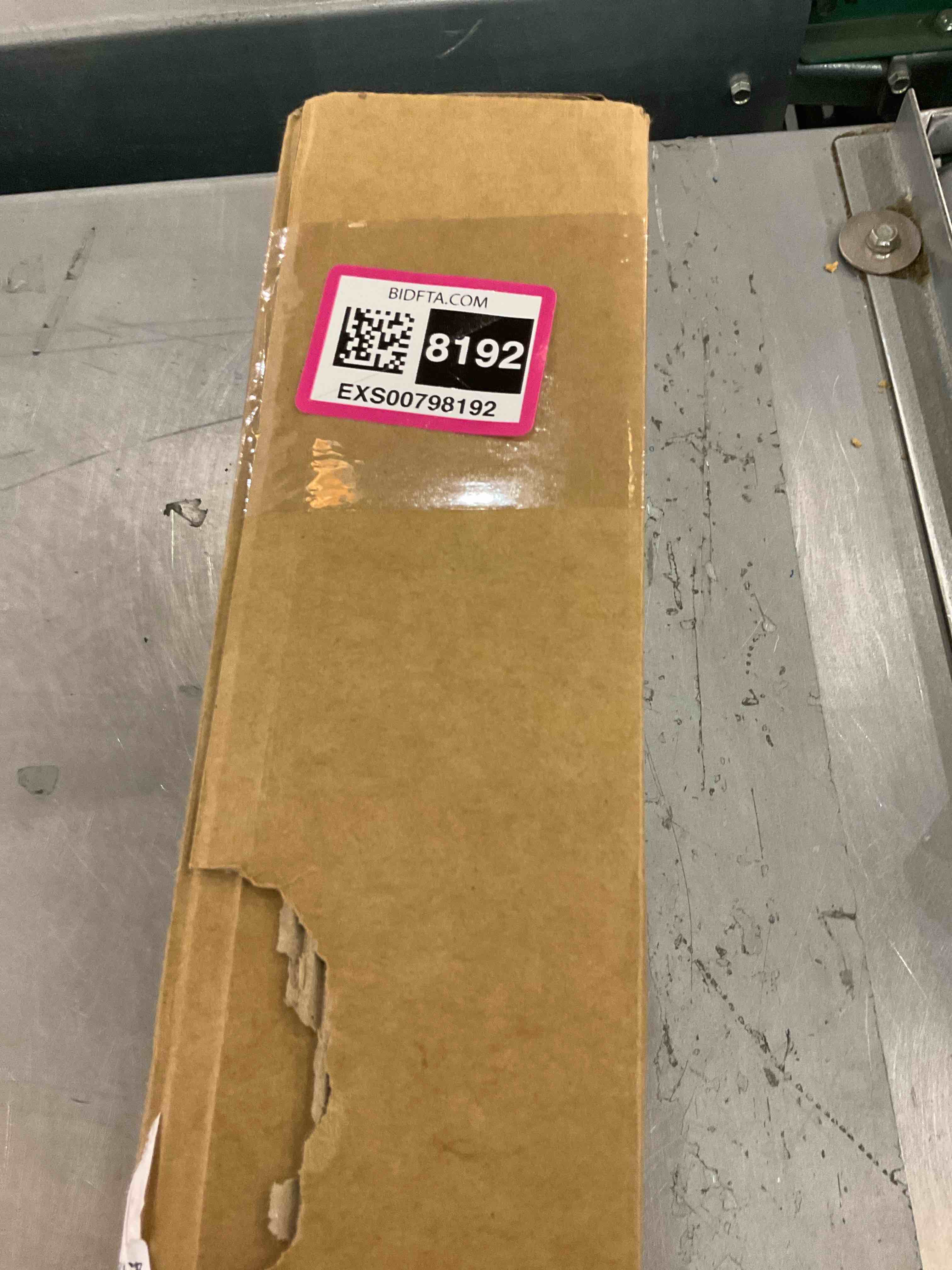 https://s3.amazonaws.com/lotting-images-prod/bidfta/EXS00798192_1701979245479.jpeg