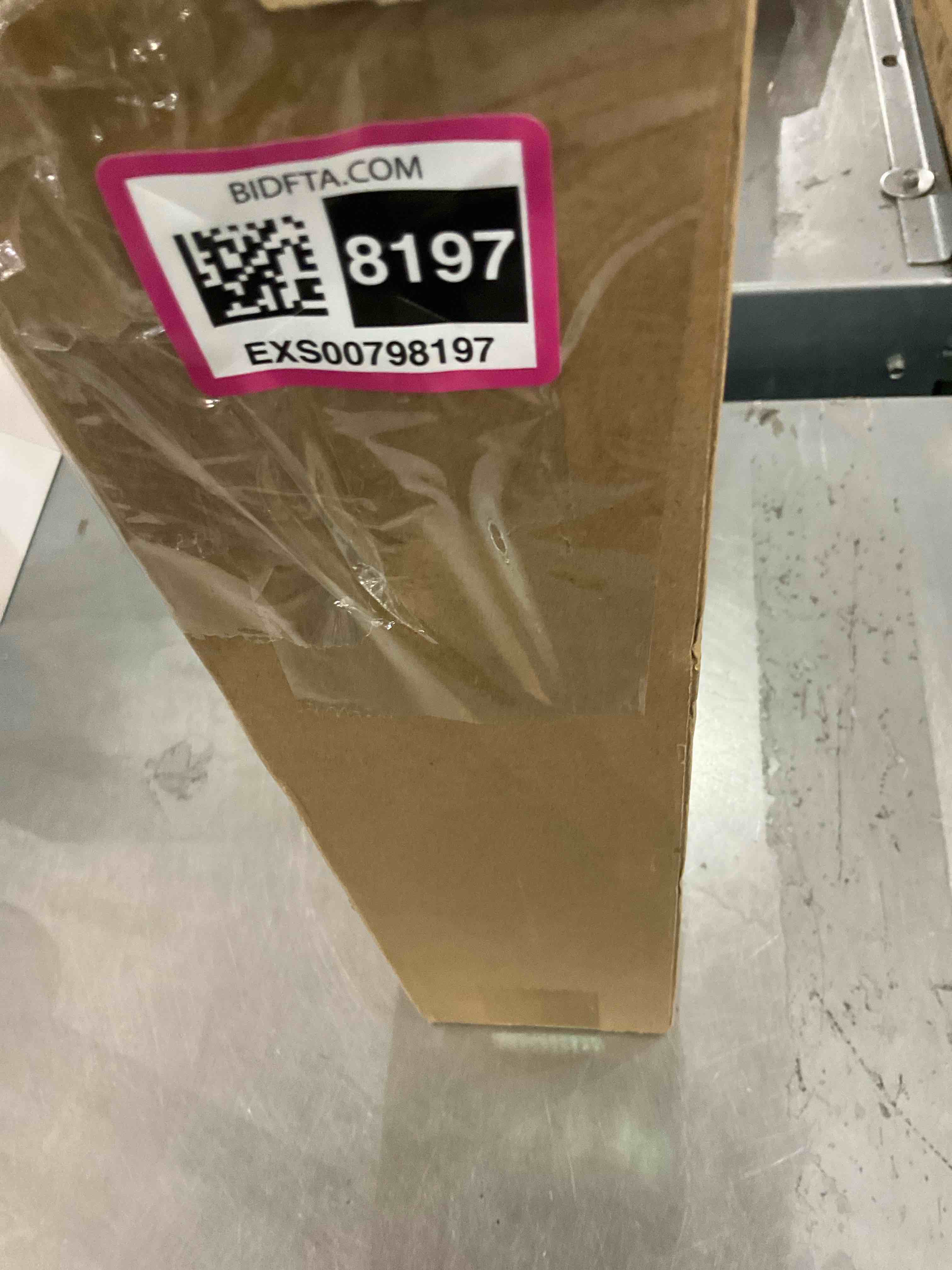 https://s3.amazonaws.com/lotting-images-prod/bidfta/EXS00798197_1701979678268.jpeg