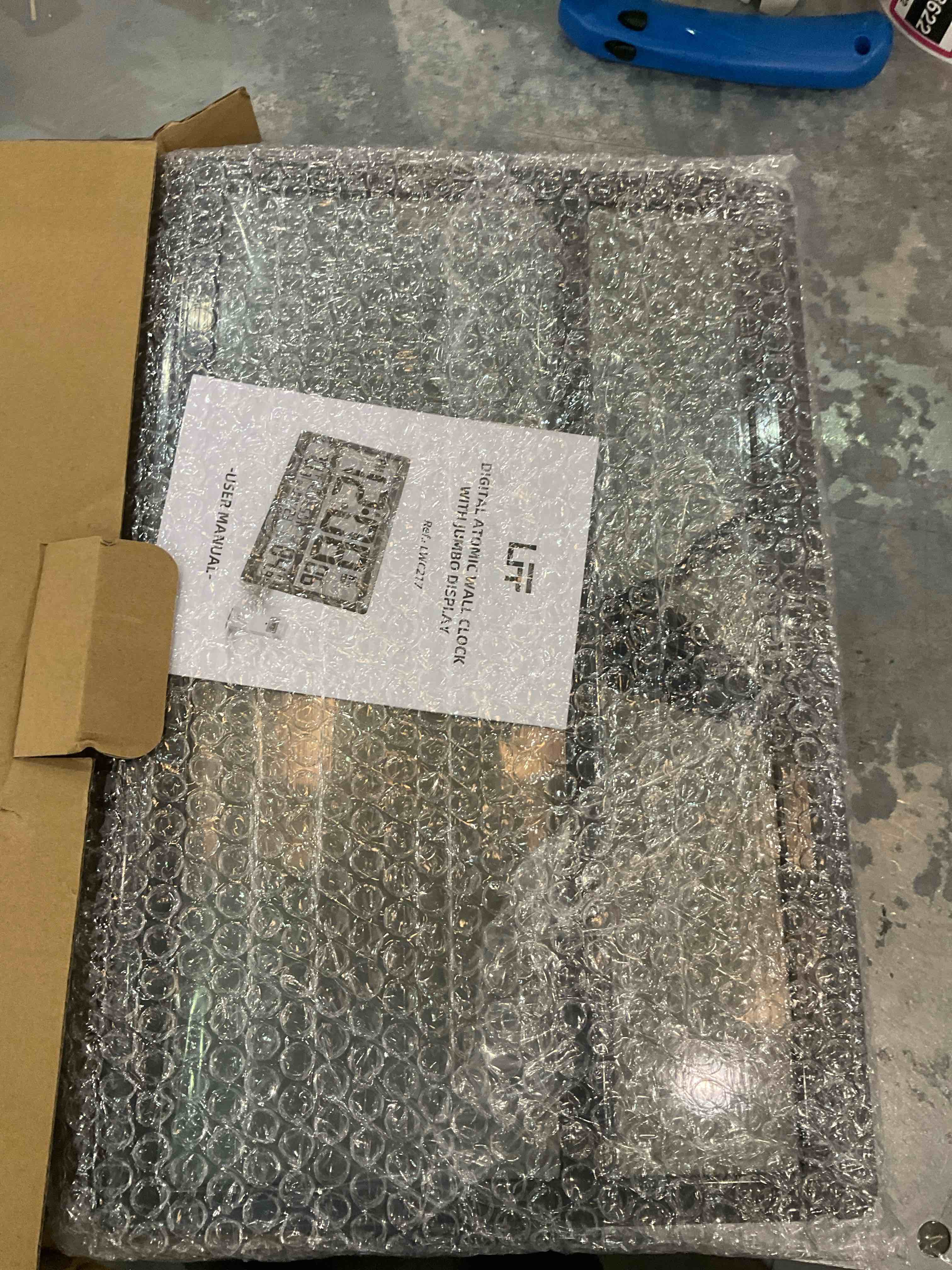 https://s3.amazonaws.com/lotting-images-prod/bidfta/EXS00798602_1701973485348.jpeg