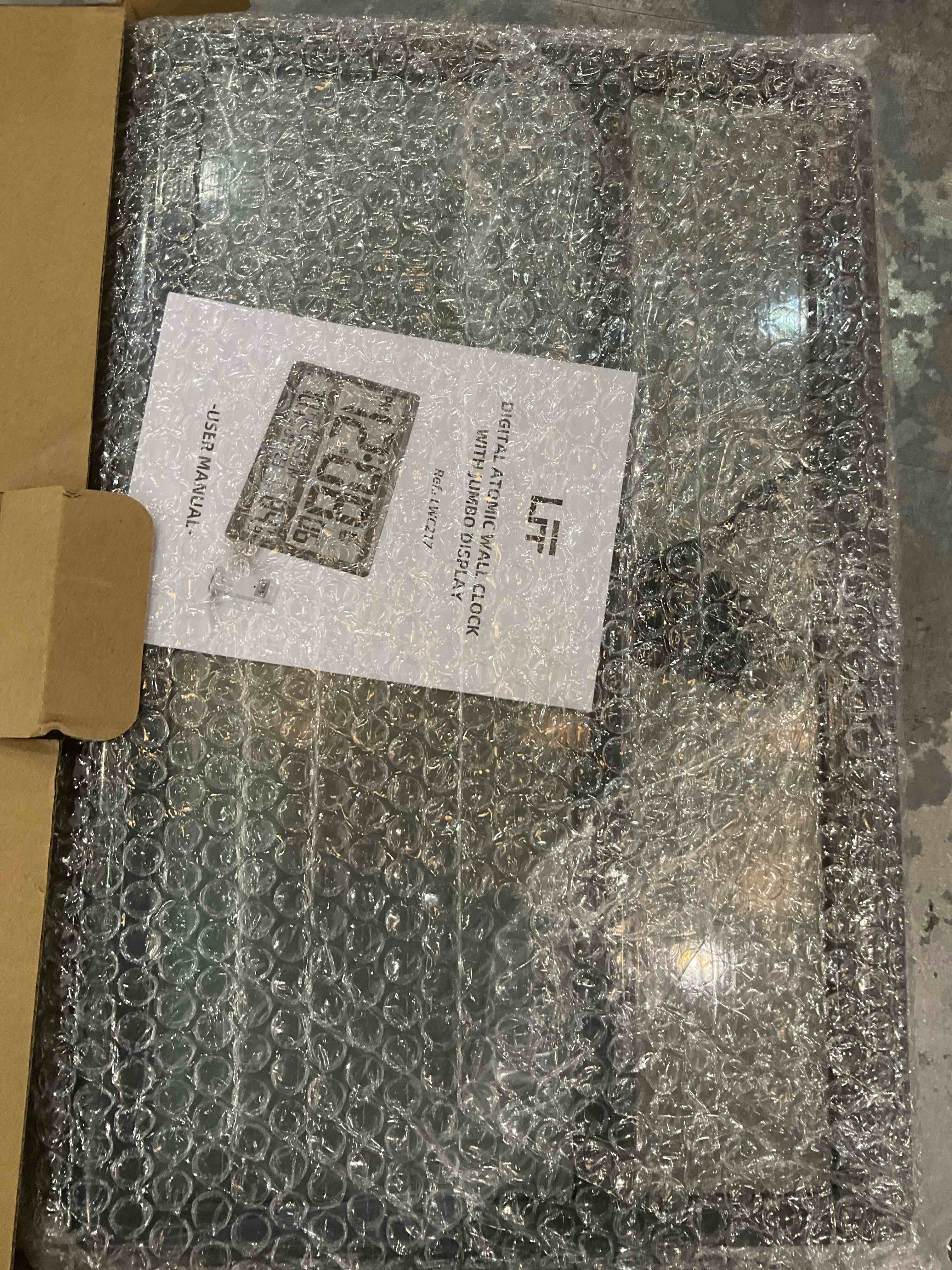 https://s3.amazonaws.com/lotting-images-prod/bidfta/EXS00798602_1701973486320.jpeg