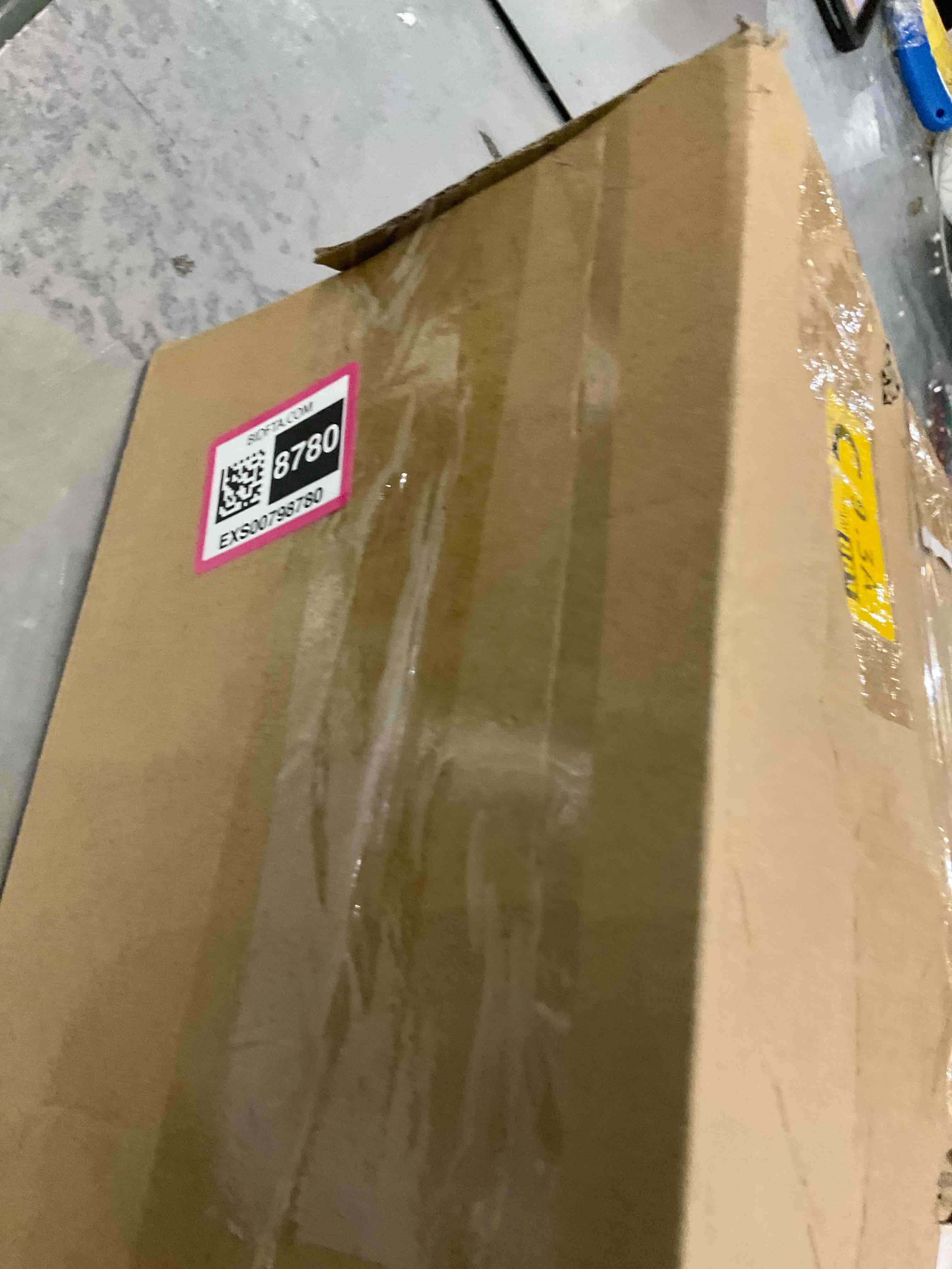 https://s3.amazonaws.com/lotting-images-prod/bidfta/EXS00798780_1702057858694.jpeg