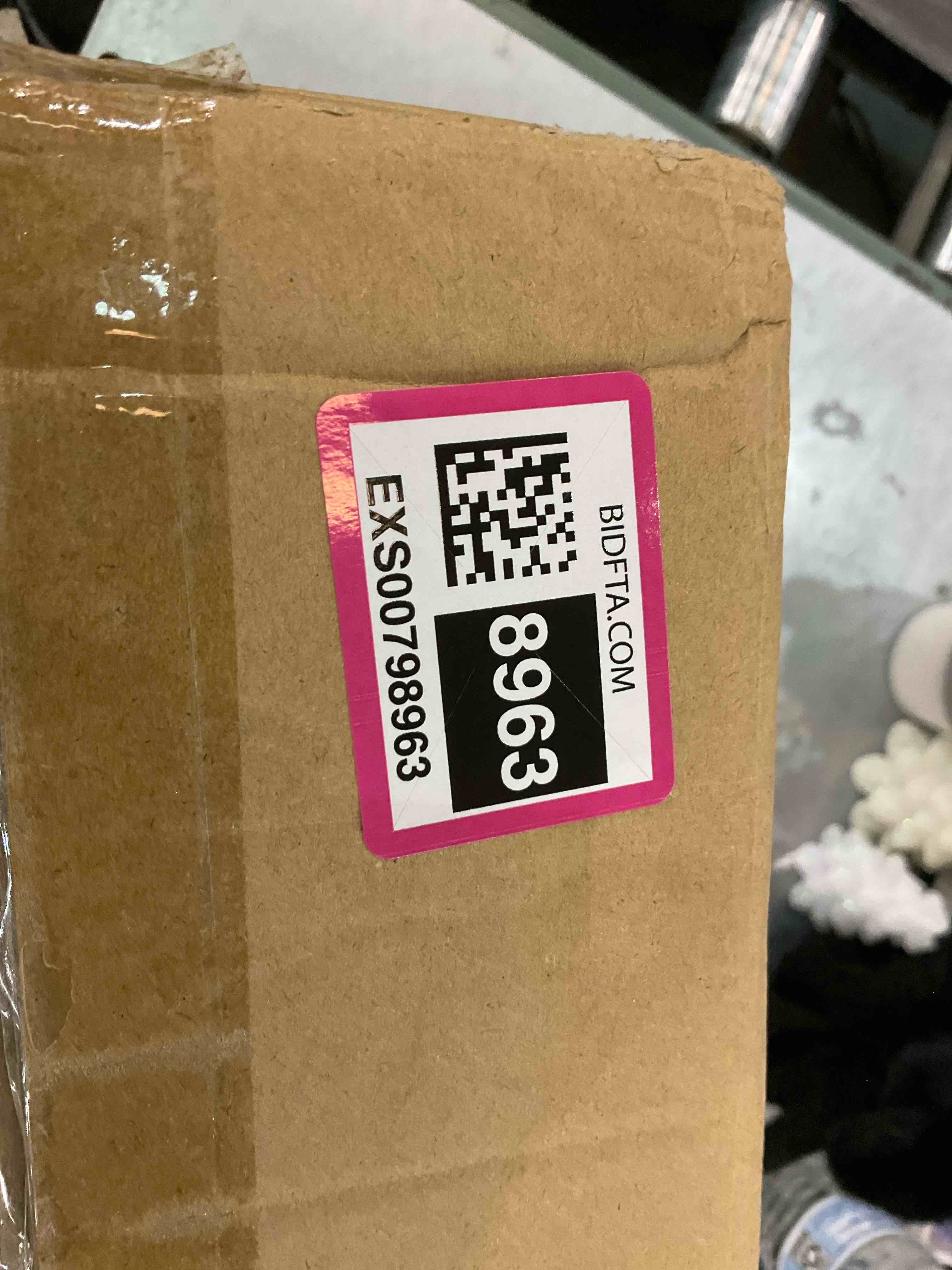 https://s3.amazonaws.com/lotting-images-prod/bidfta/EXS00798963_1702317820585.jpeg