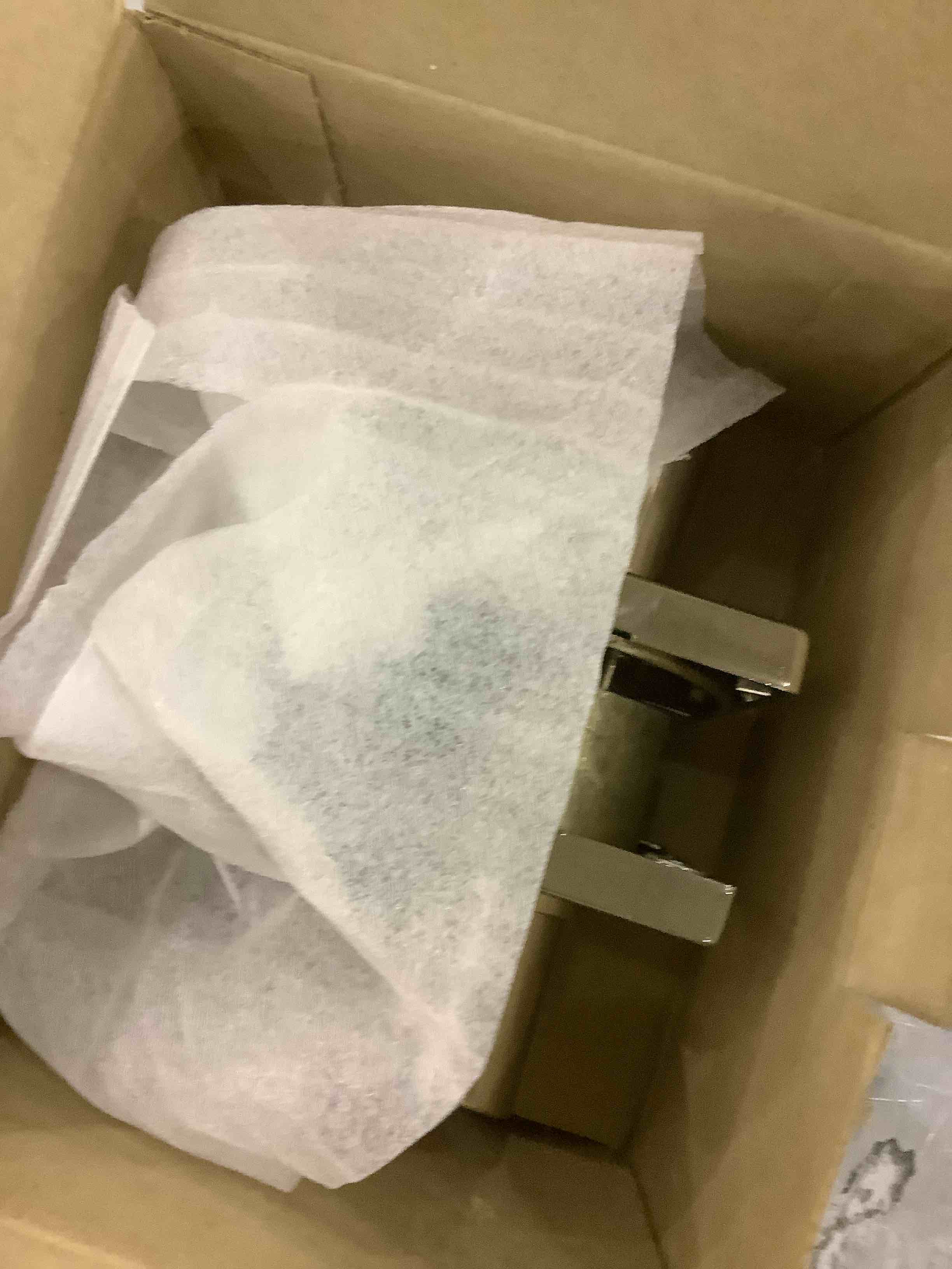 https://s3.amazonaws.com/lotting-images-prod/bidfta/EXS00799786_1701783213140.jpeg