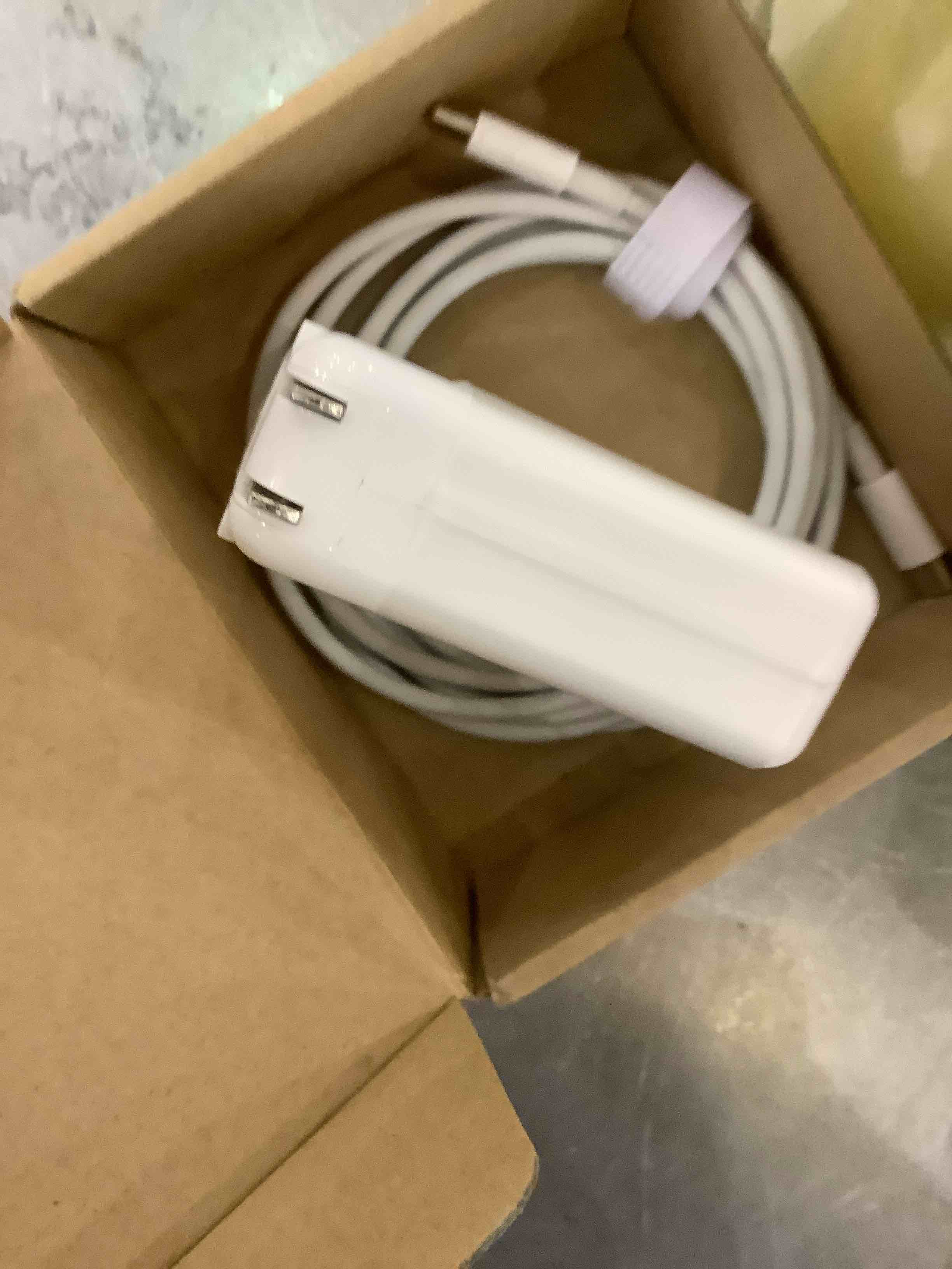https://s3.amazonaws.com/lotting-images-prod/bidfta/EXS00799957_1701886795305.jpeg