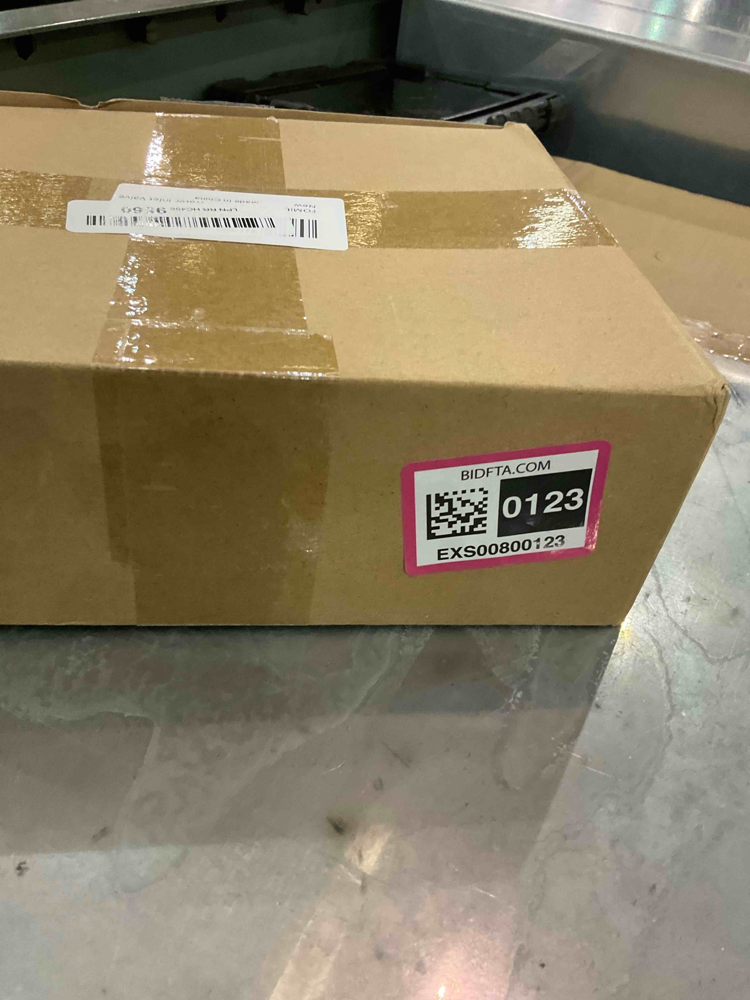 https://s3.amazonaws.com/lotting-images-prod/bidfta/EXS00800123_1699991980664.jpeg