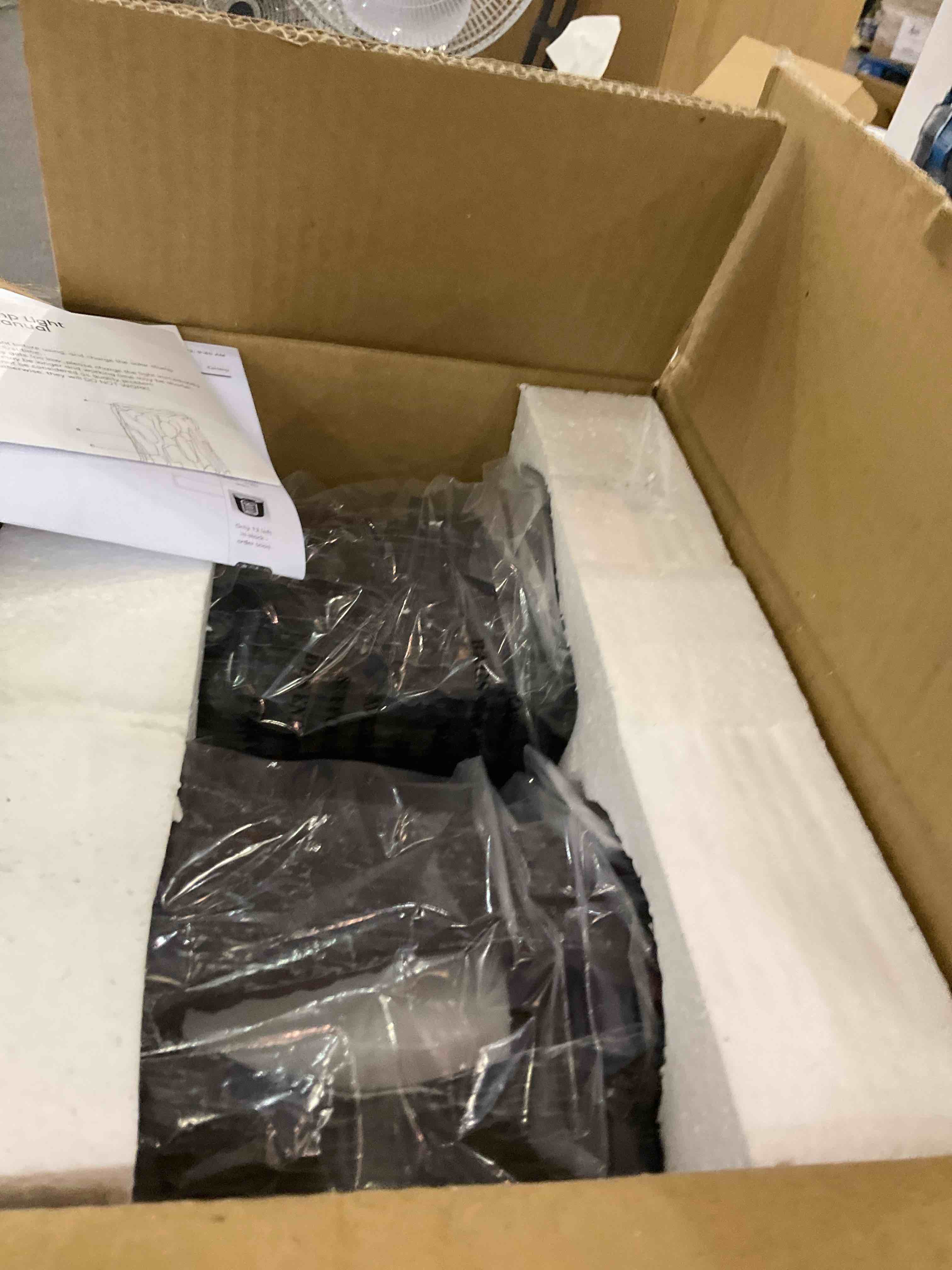 https://s3.amazonaws.com/lotting-images-prod/bidfta/EXS00800315_1700066577865.jpeg