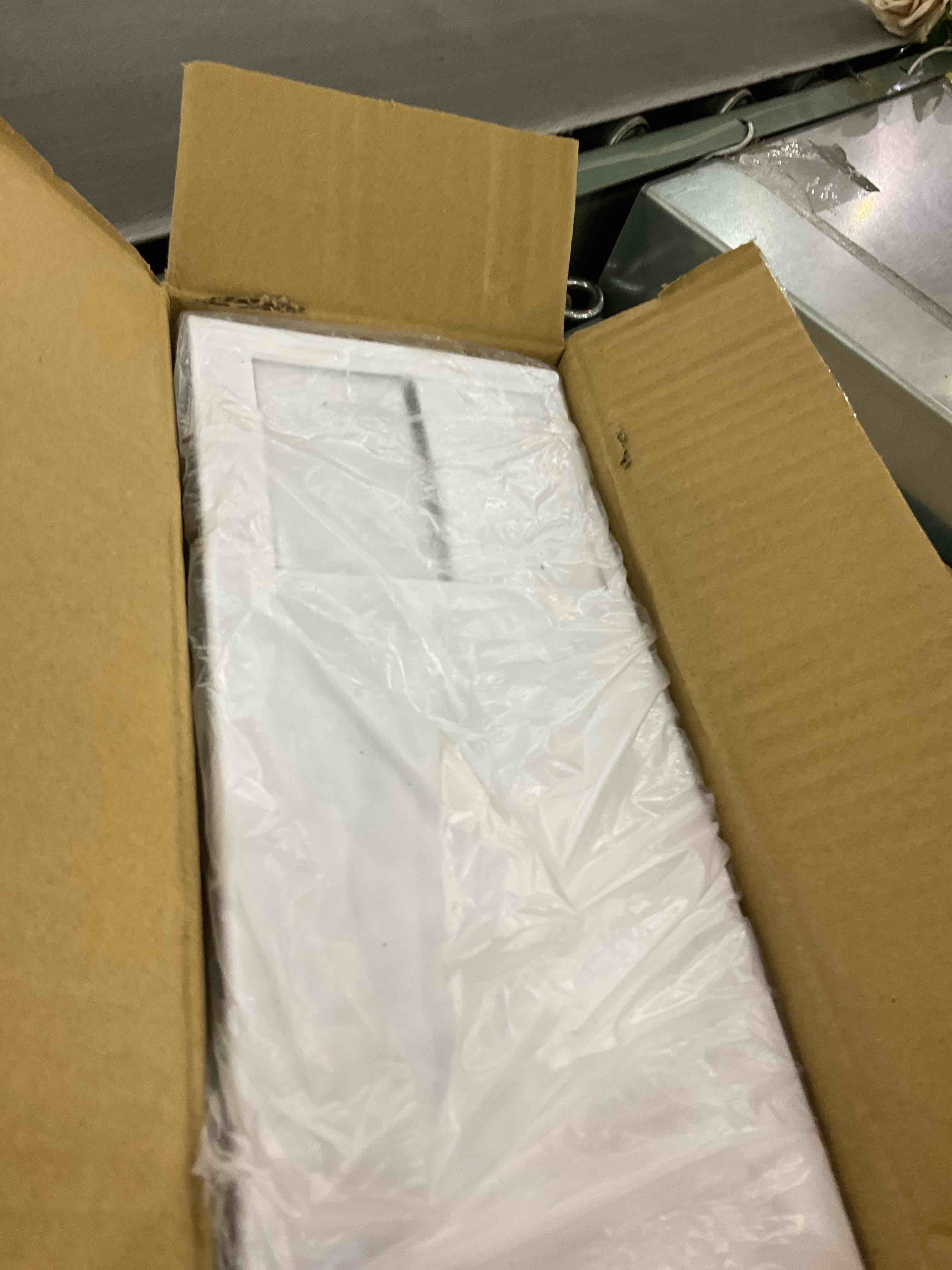 https://s3.amazonaws.com/lotting-images-prod/bidfta/EXS00800430_1700137962811.jpeg