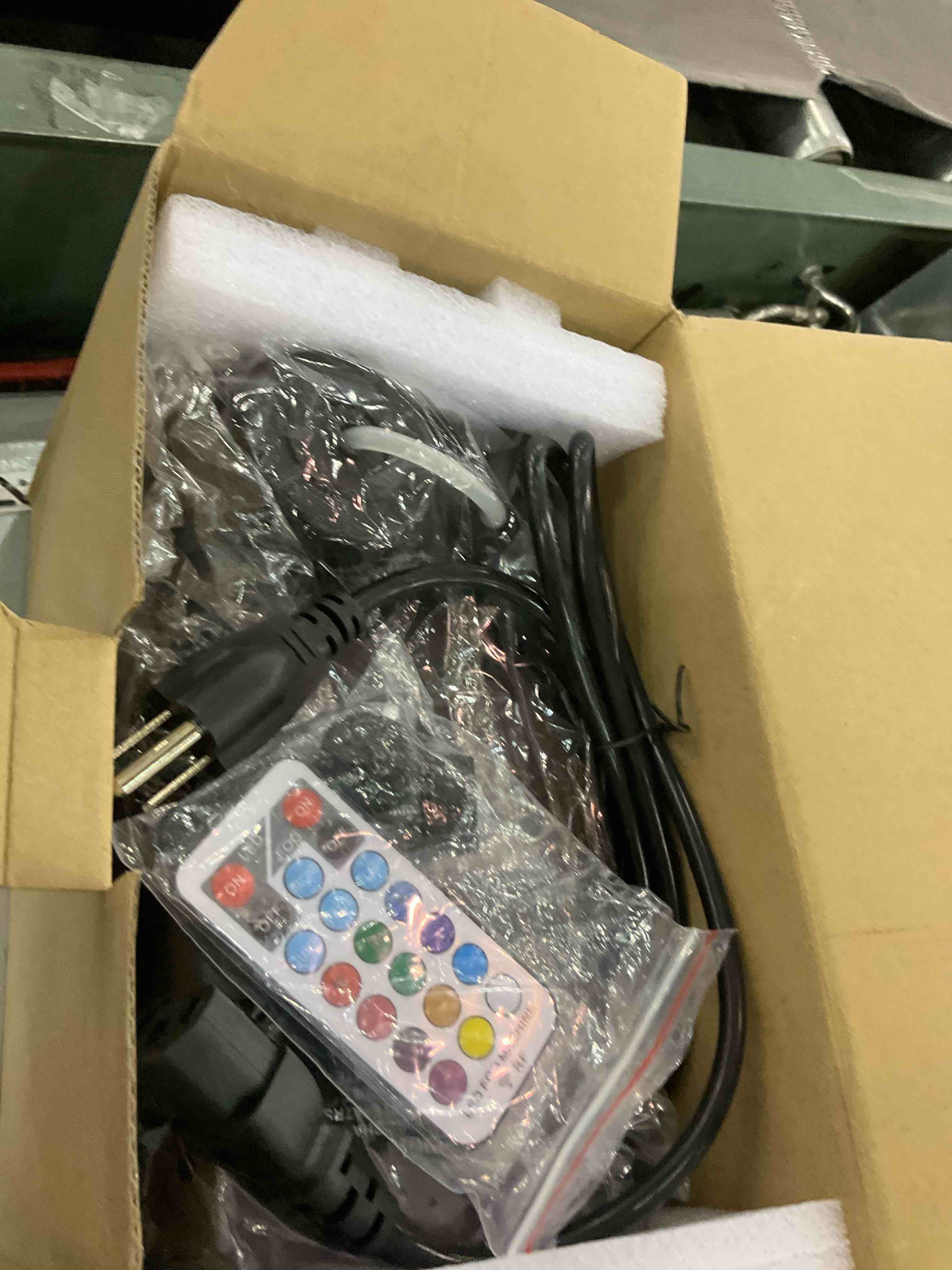 https://s3.amazonaws.com/lotting-images-prod/bidfta/EXS00800439_1700140024282.jpeg
