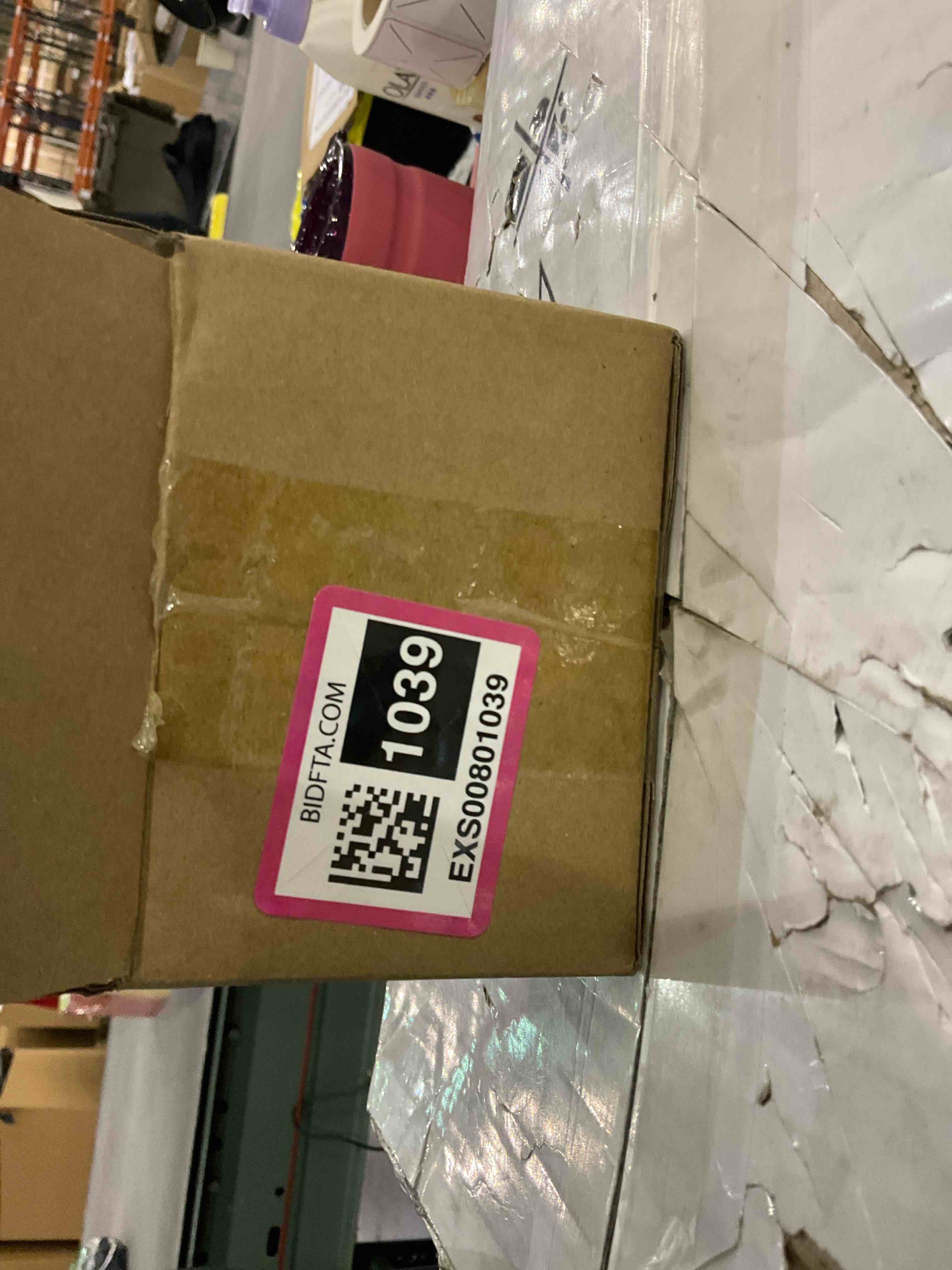 https://s3.amazonaws.com/lotting-images-prod/bidfta/EXS00801039_1699559044713.jpeg