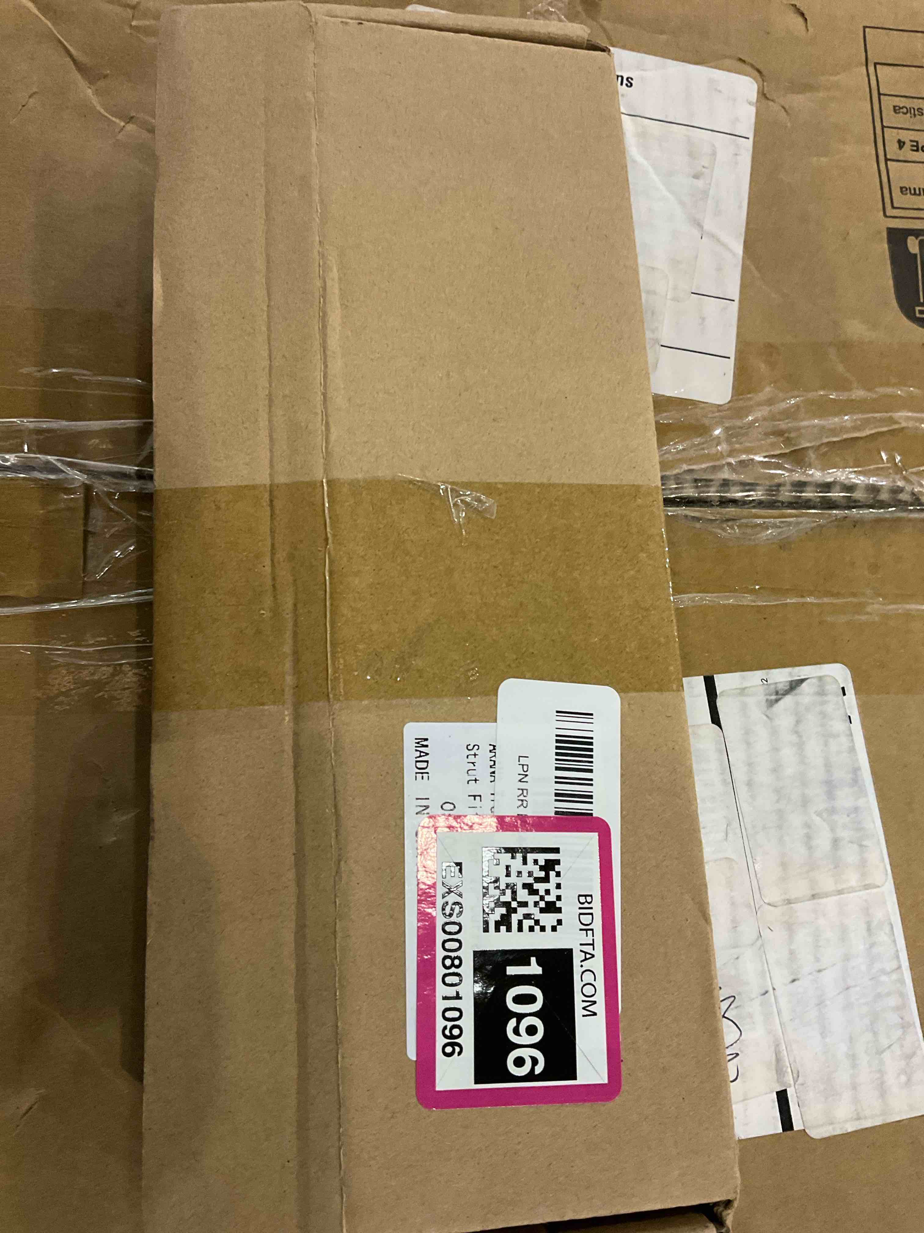 https://s3.amazonaws.com/lotting-images-prod/bidfta/EXS00801096_1699623830534.jpeg