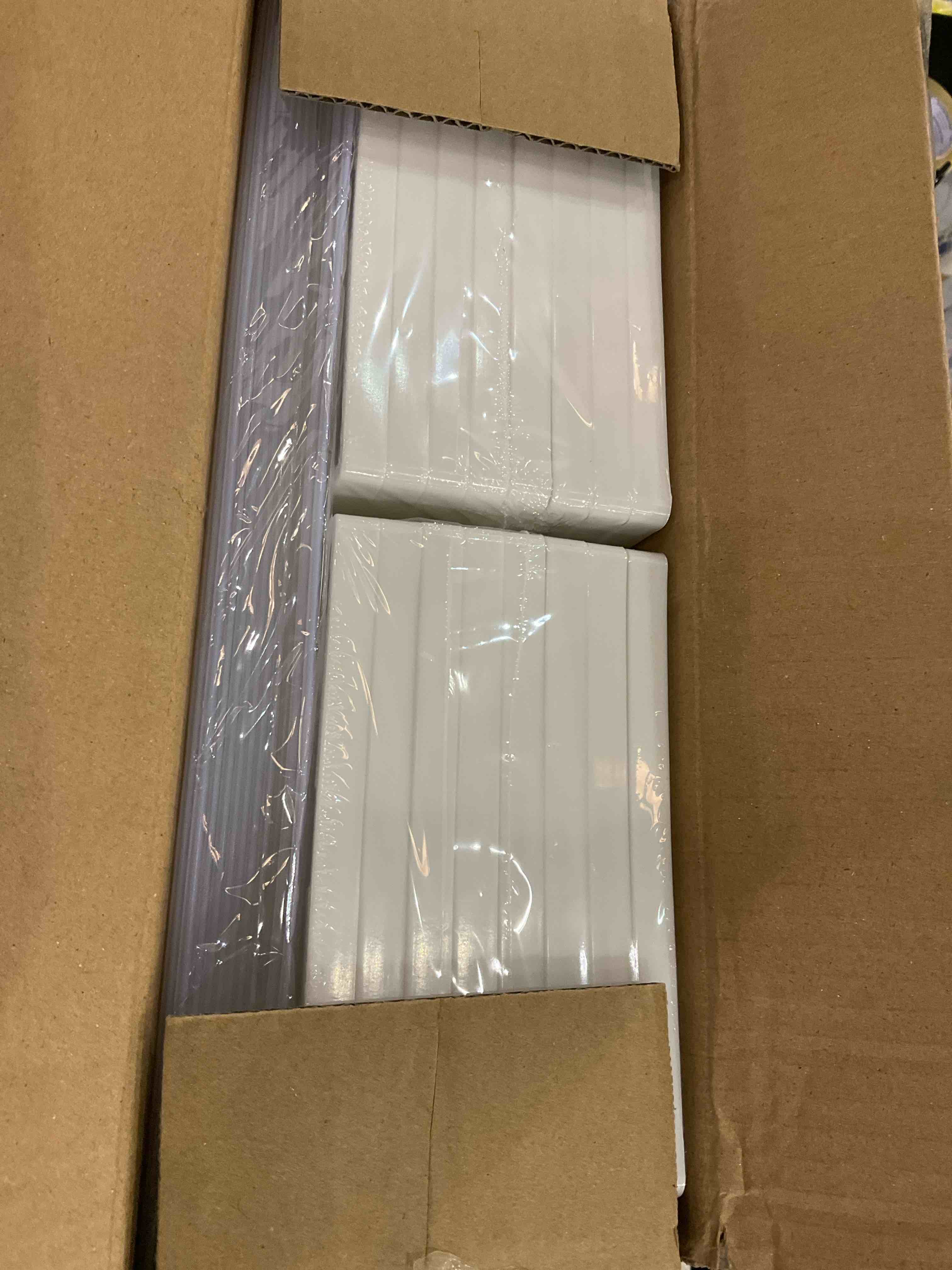 https://s3.amazonaws.com/lotting-images-prod/bidfta/EXS00801131_1699630848157.jpeg