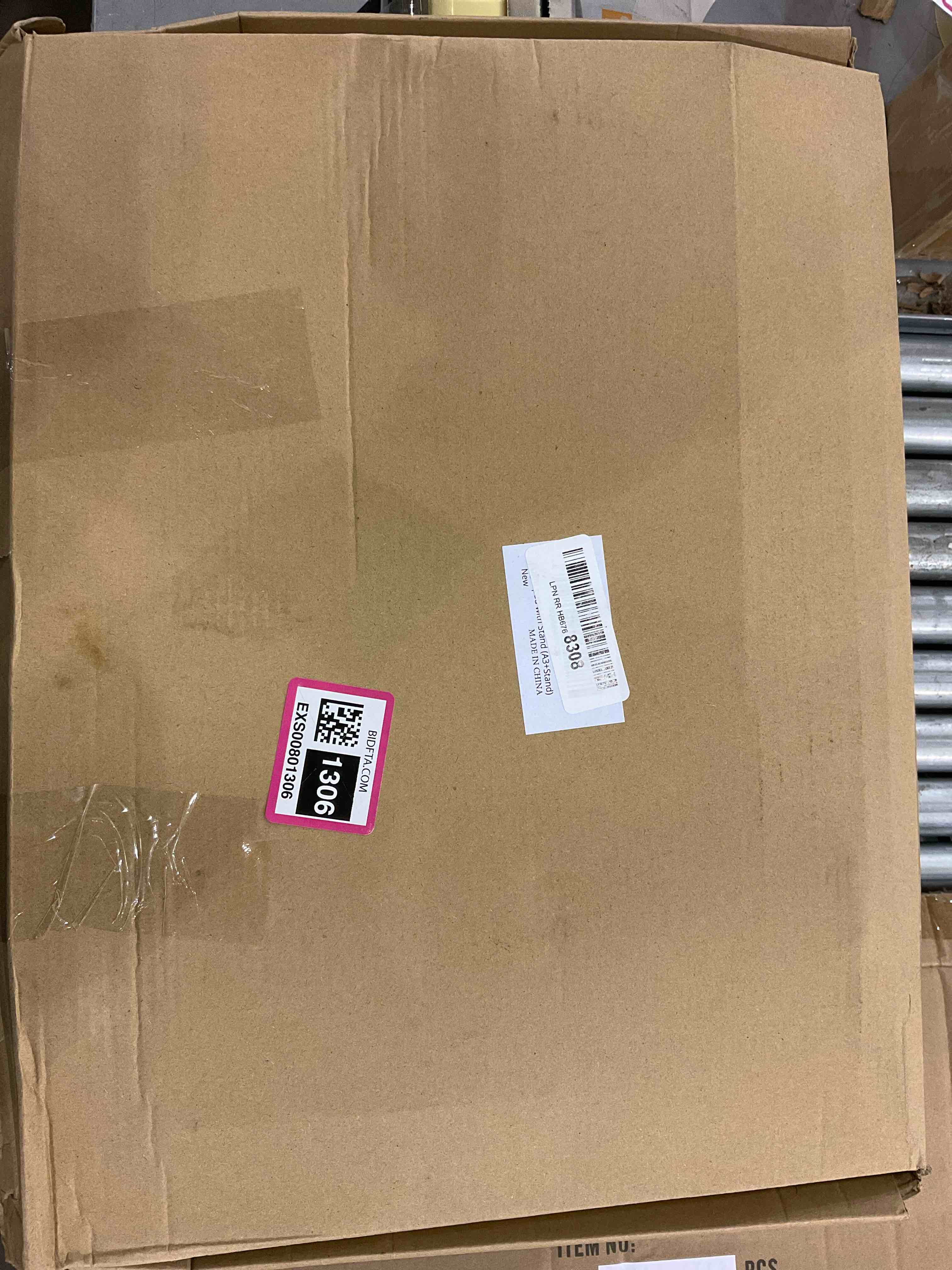 https://s3.amazonaws.com/lotting-images-prod/bidfta/EXS00801306_1699972407983.jpeg