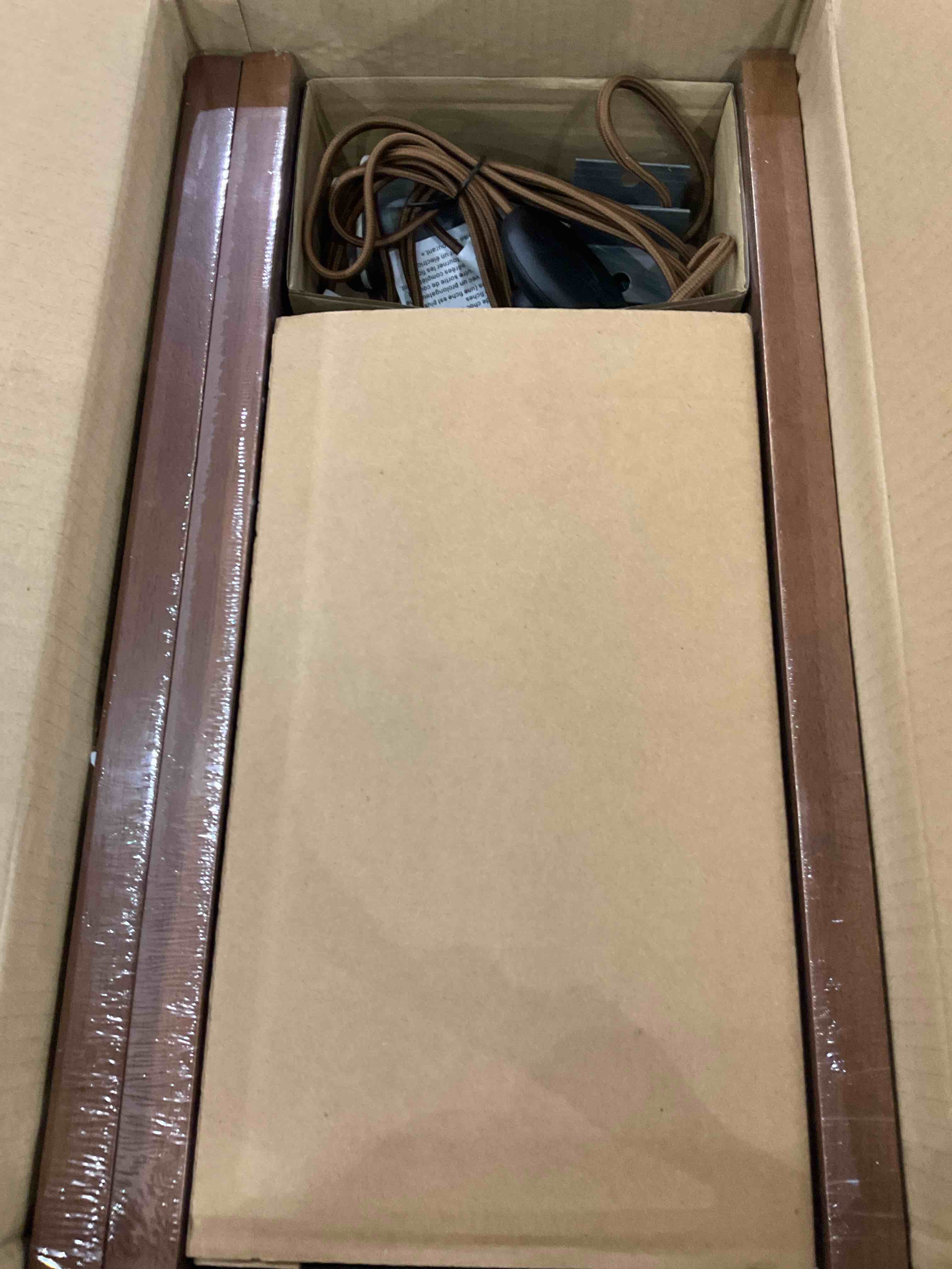 https://s3.amazonaws.com/lotting-images-prod/bidfta/EXS00801675_1699630502738.jpeg