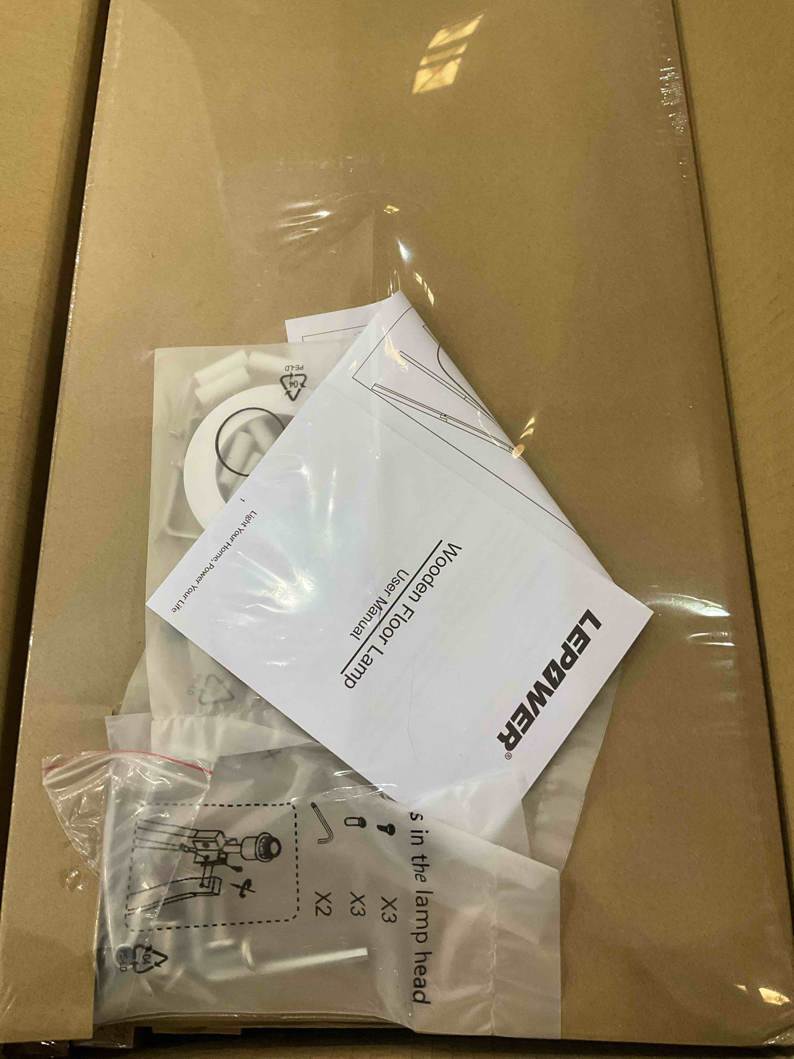 https://s3.amazonaws.com/lotting-images-prod/bidfta/EXS00801675_1699630514022.jpeg