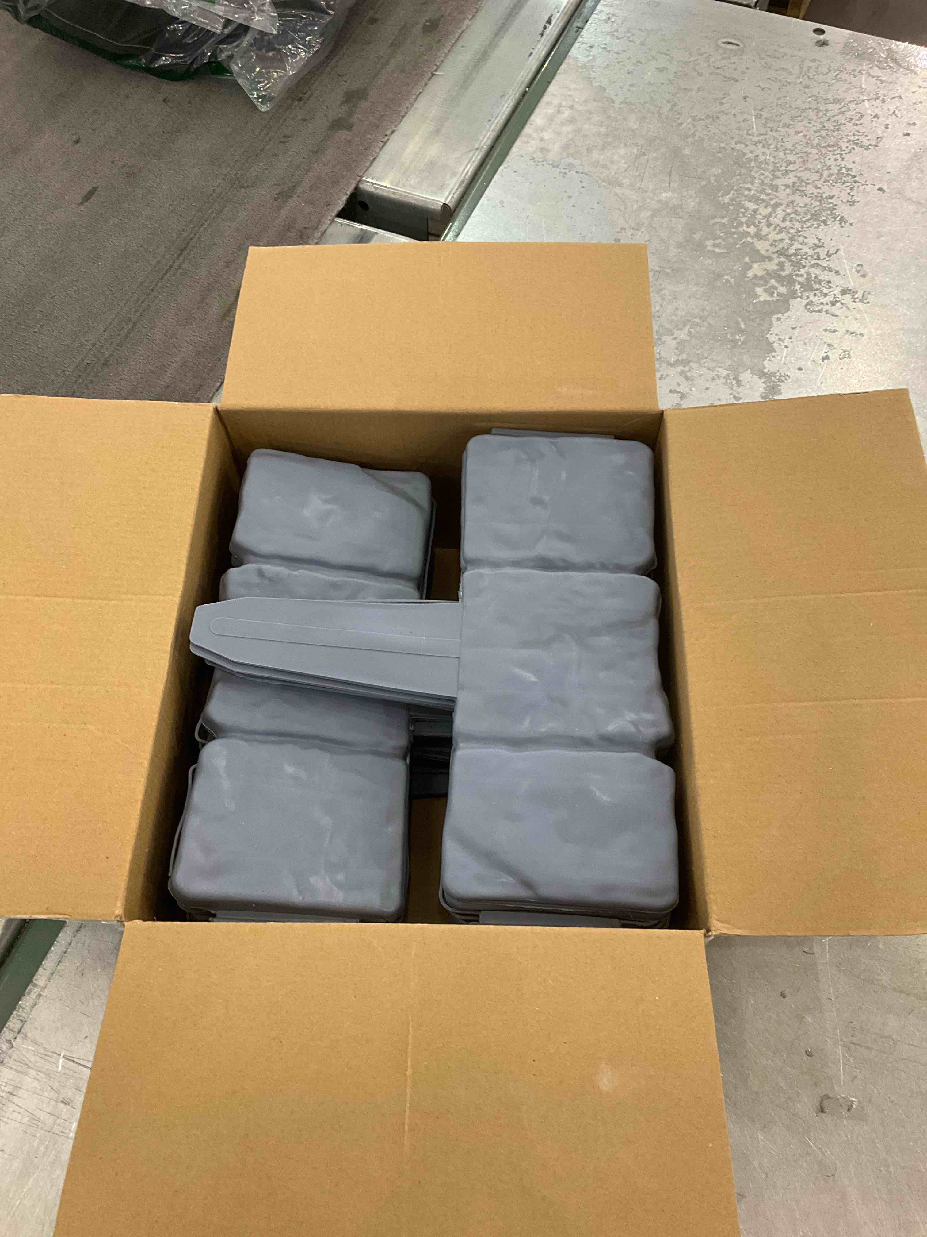https://s3.amazonaws.com/lotting-images-prod/bidfta/EXS00802680_1699456876311.jpeg