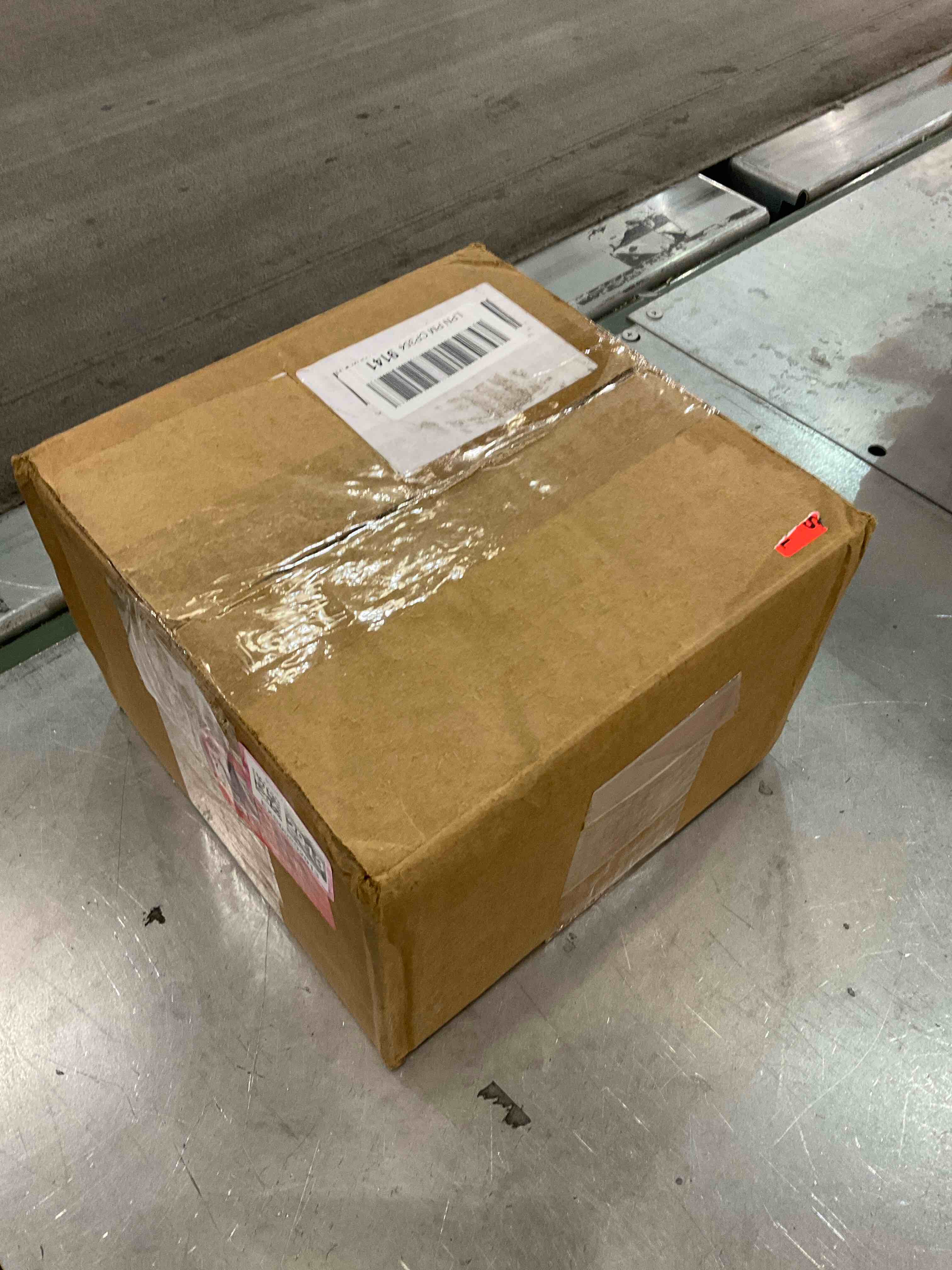 https://s3.amazonaws.com/lotting-images-prod/bidfta/EXS00802913_1699548453158.jpeg