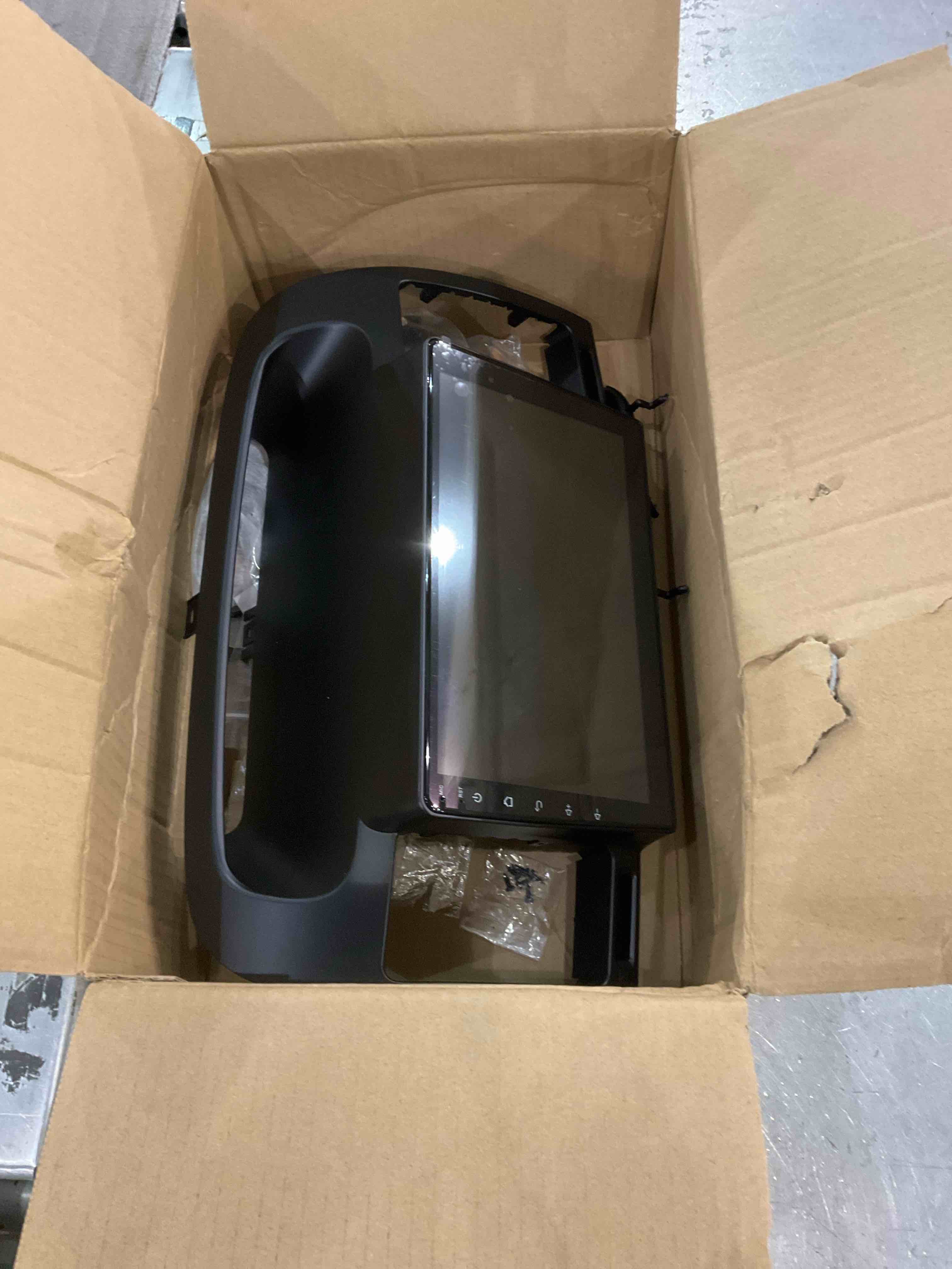 https://s3.amazonaws.com/lotting-images-prod/bidfta/EXS00802999_1699560668039.jpeg