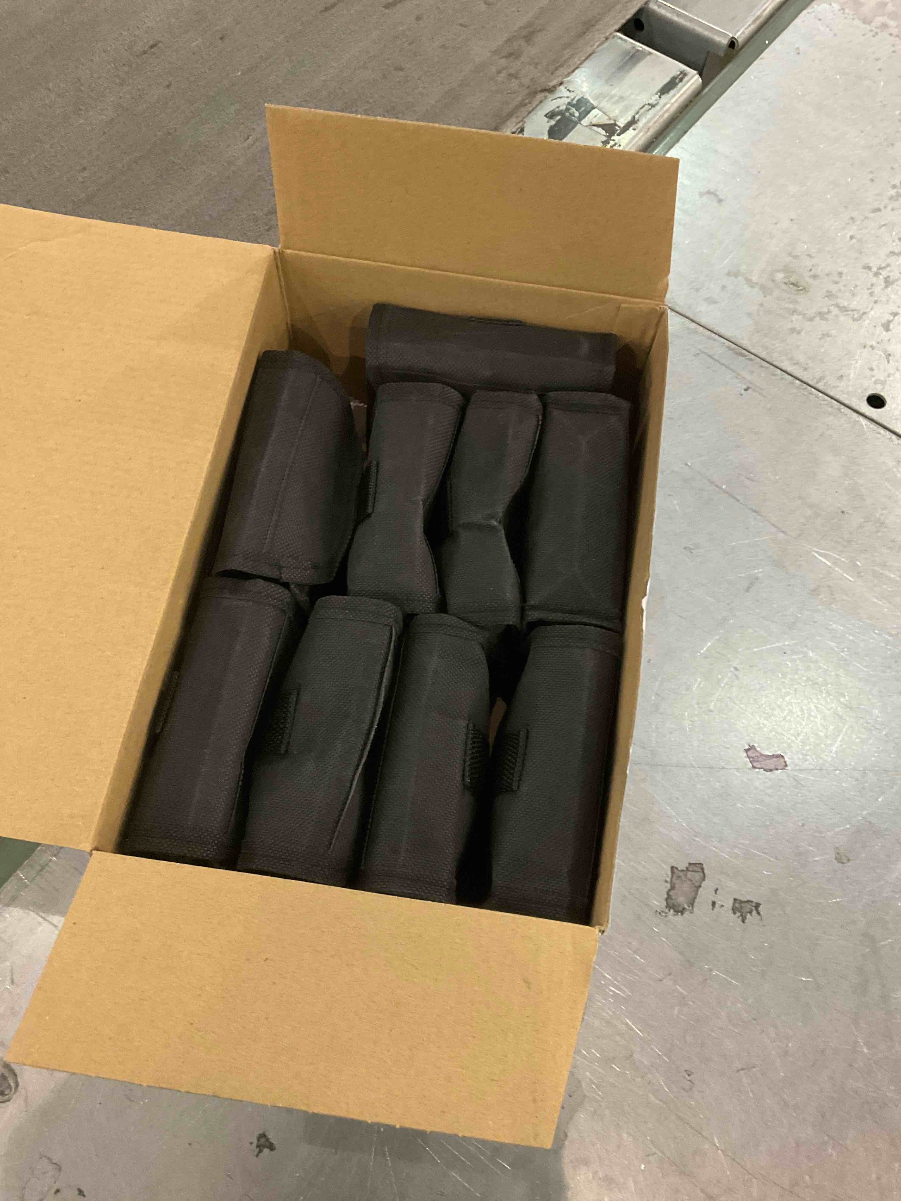 https://s3.amazonaws.com/lotting-images-prod/bidfta/EXS00803000_1699560812507.jpeg