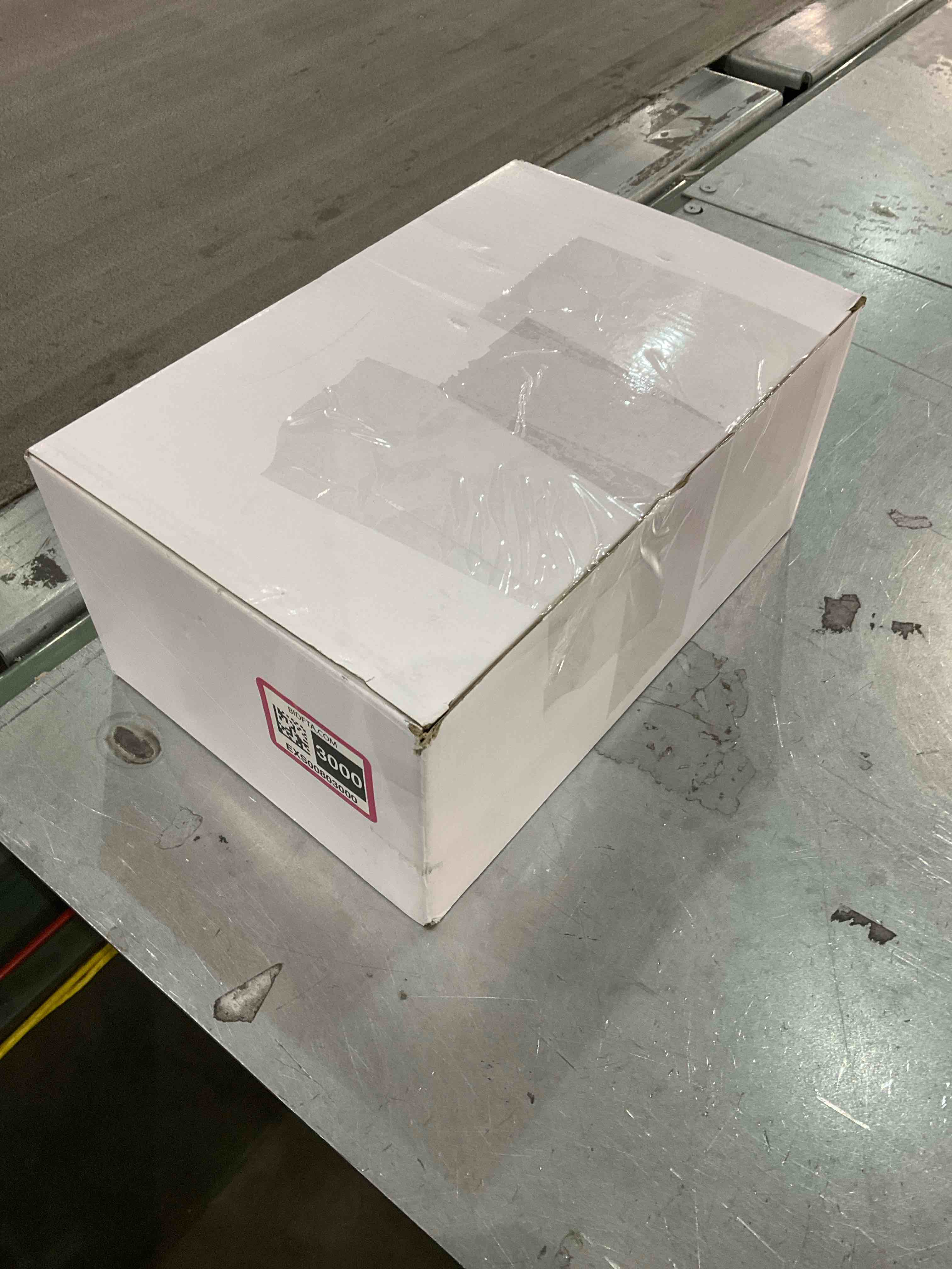 https://s3.amazonaws.com/lotting-images-prod/bidfta/EXS00803000_1699560848060.jpeg
