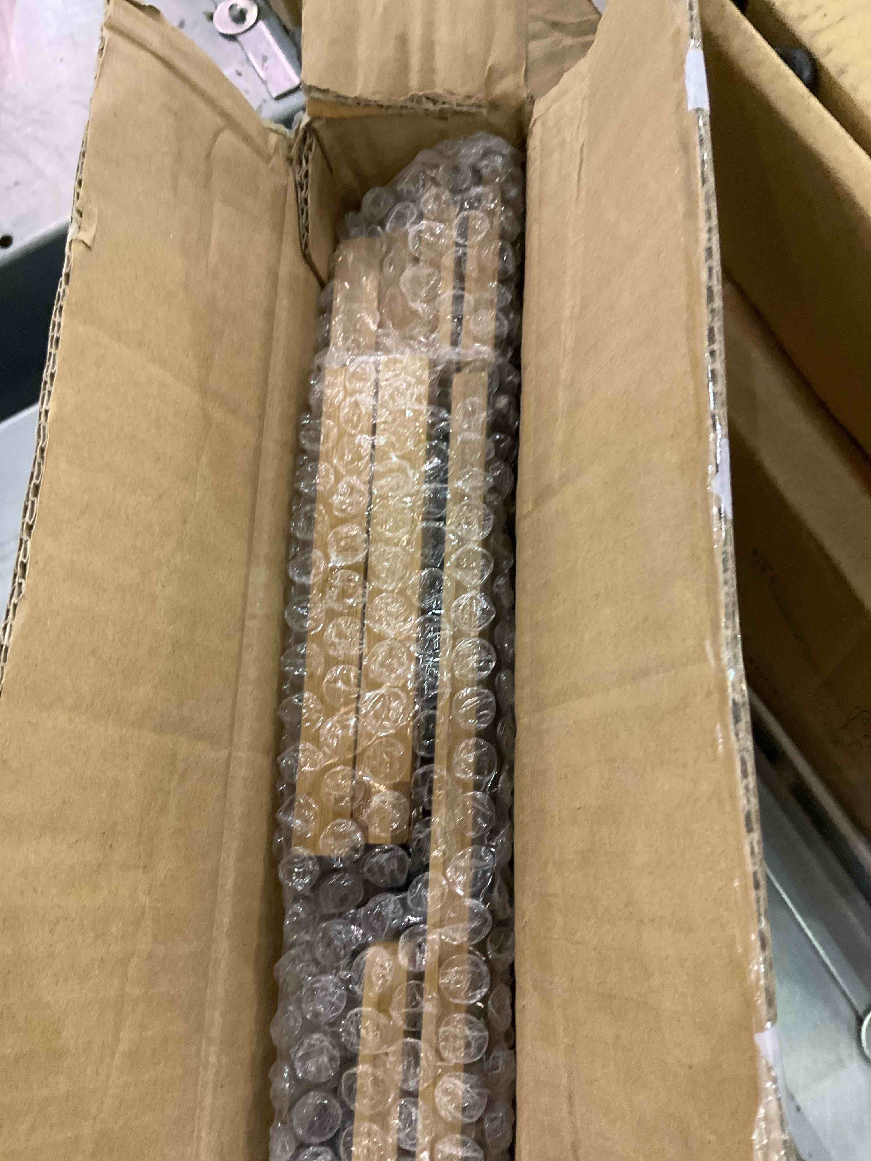 https://s3.amazonaws.com/lotting-images-prod/bidfta/EXS00803544_1700156924220.jpeg