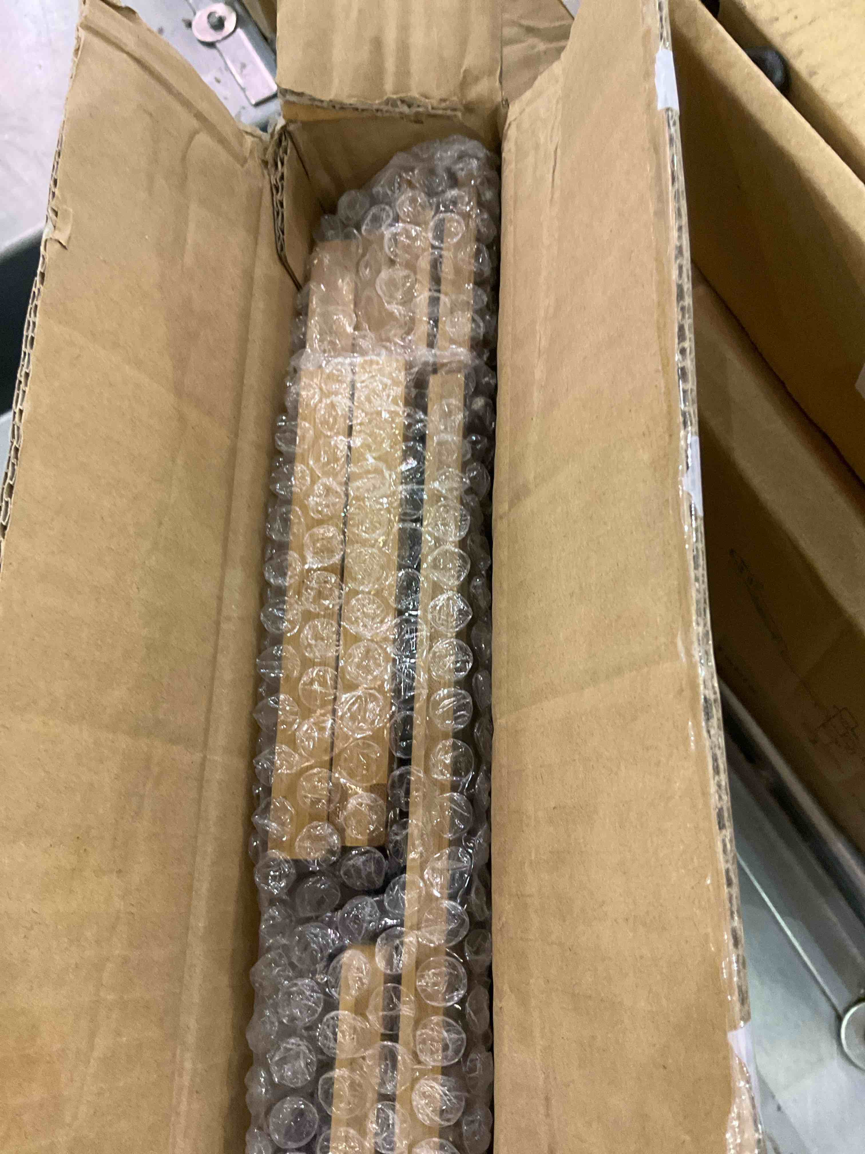 https://s3.amazonaws.com/lotting-images-prod/bidfta/EXS00803544_1700156925309.jpeg