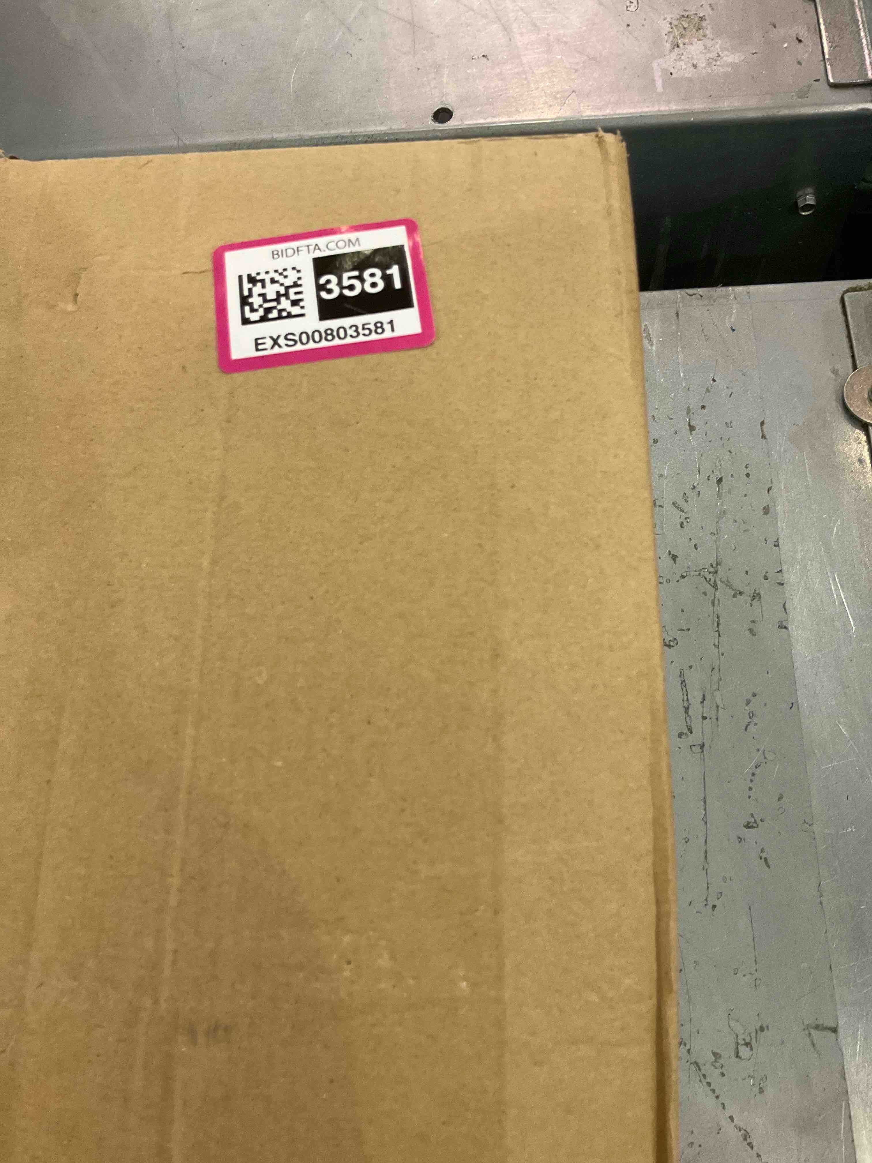 https://s3.amazonaws.com/lotting-images-prod/bidfta/EXS00803581_1700162724539.jpeg