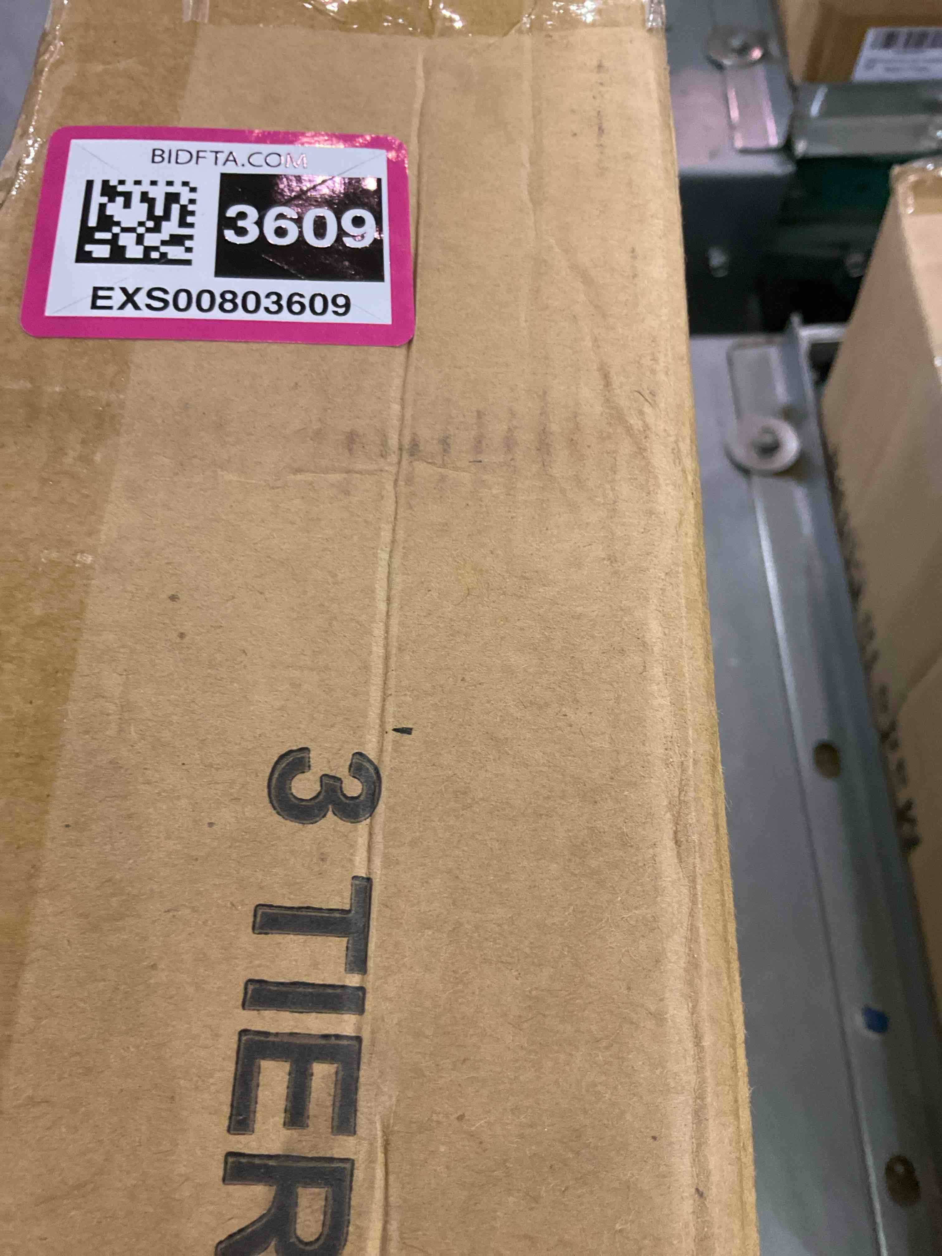 https://s3.amazonaws.com/lotting-images-prod/bidfta/EXS00803609_1700223602504.jpeg