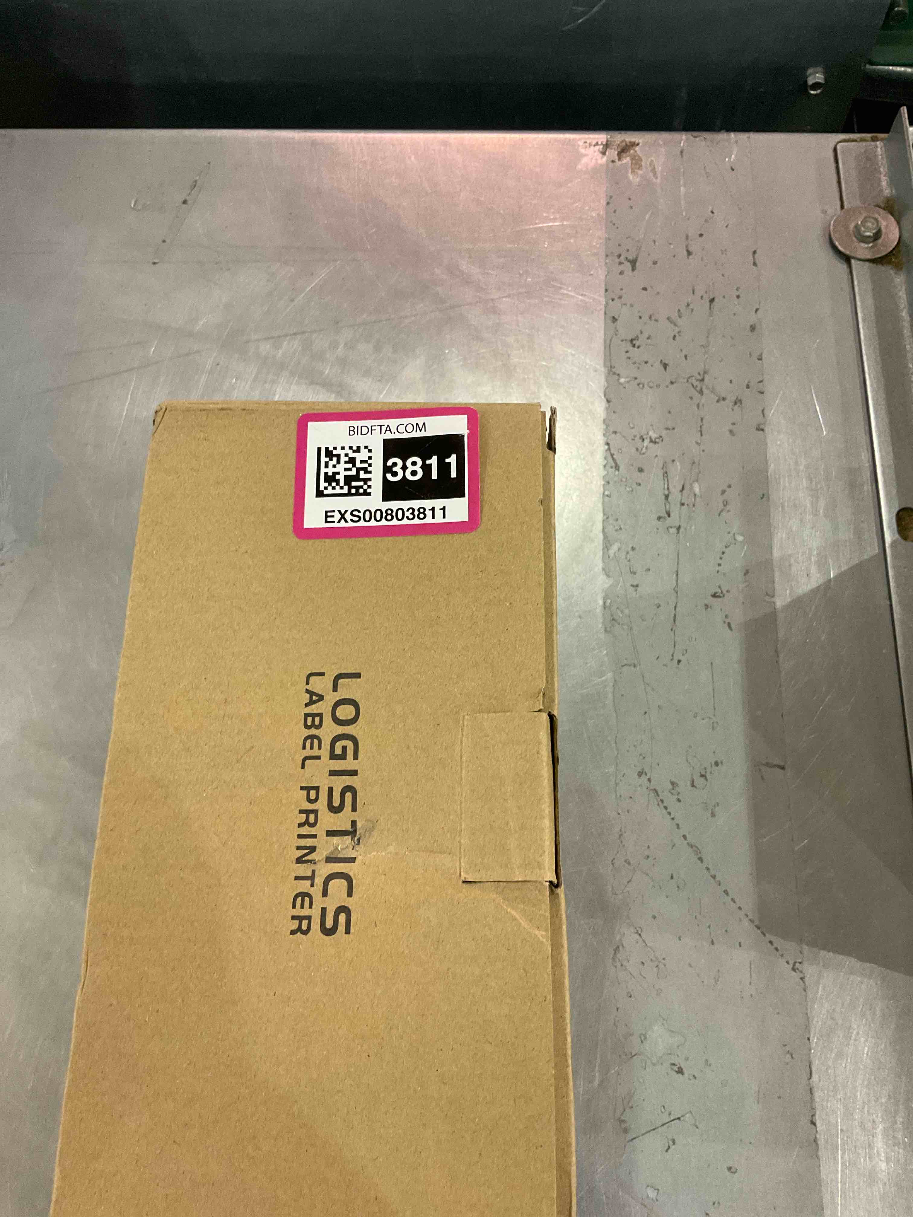 https://s3.amazonaws.com/lotting-images-prod/bidfta/EXS00803811_1700485624138.jpeg