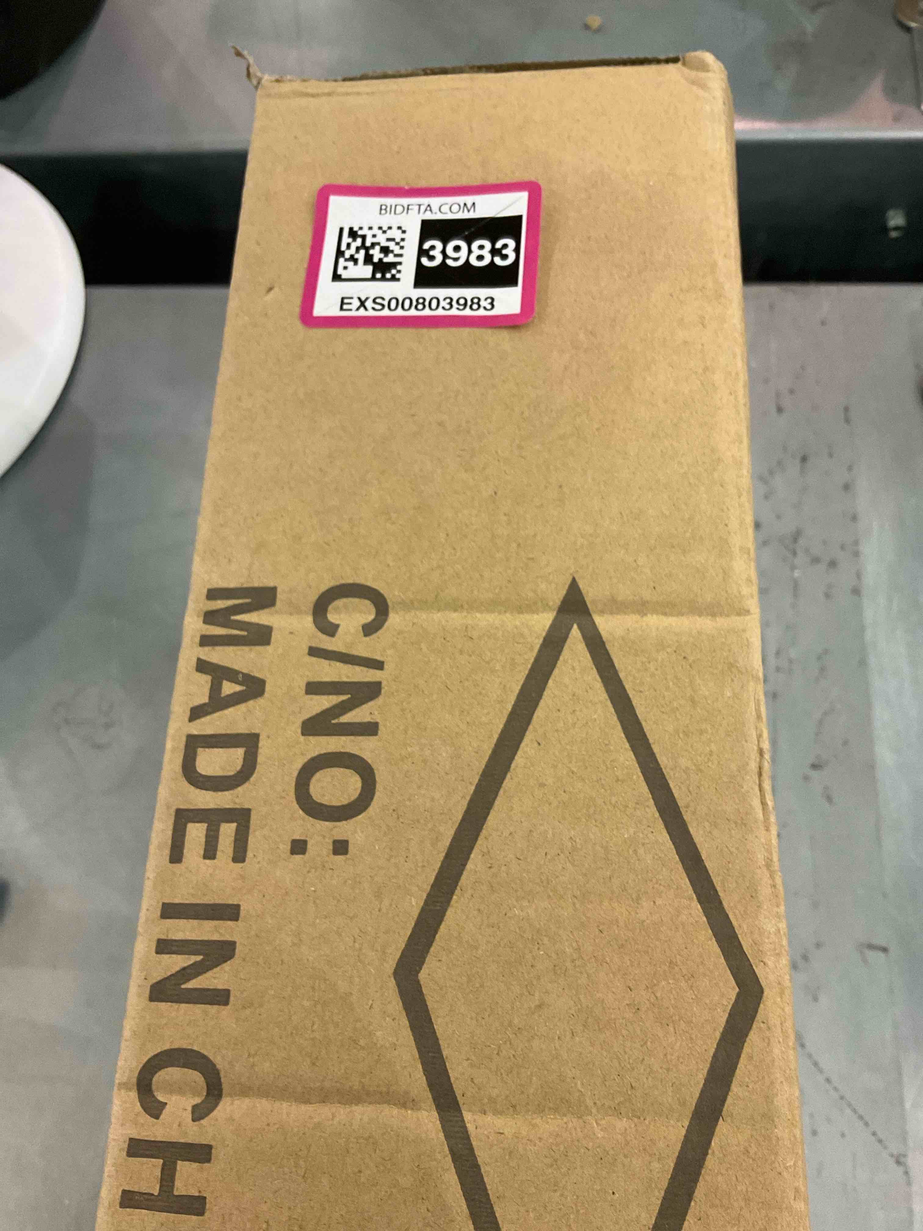 https://s3.amazonaws.com/lotting-images-prod/bidfta/EXS00803983_1700572974621.jpeg