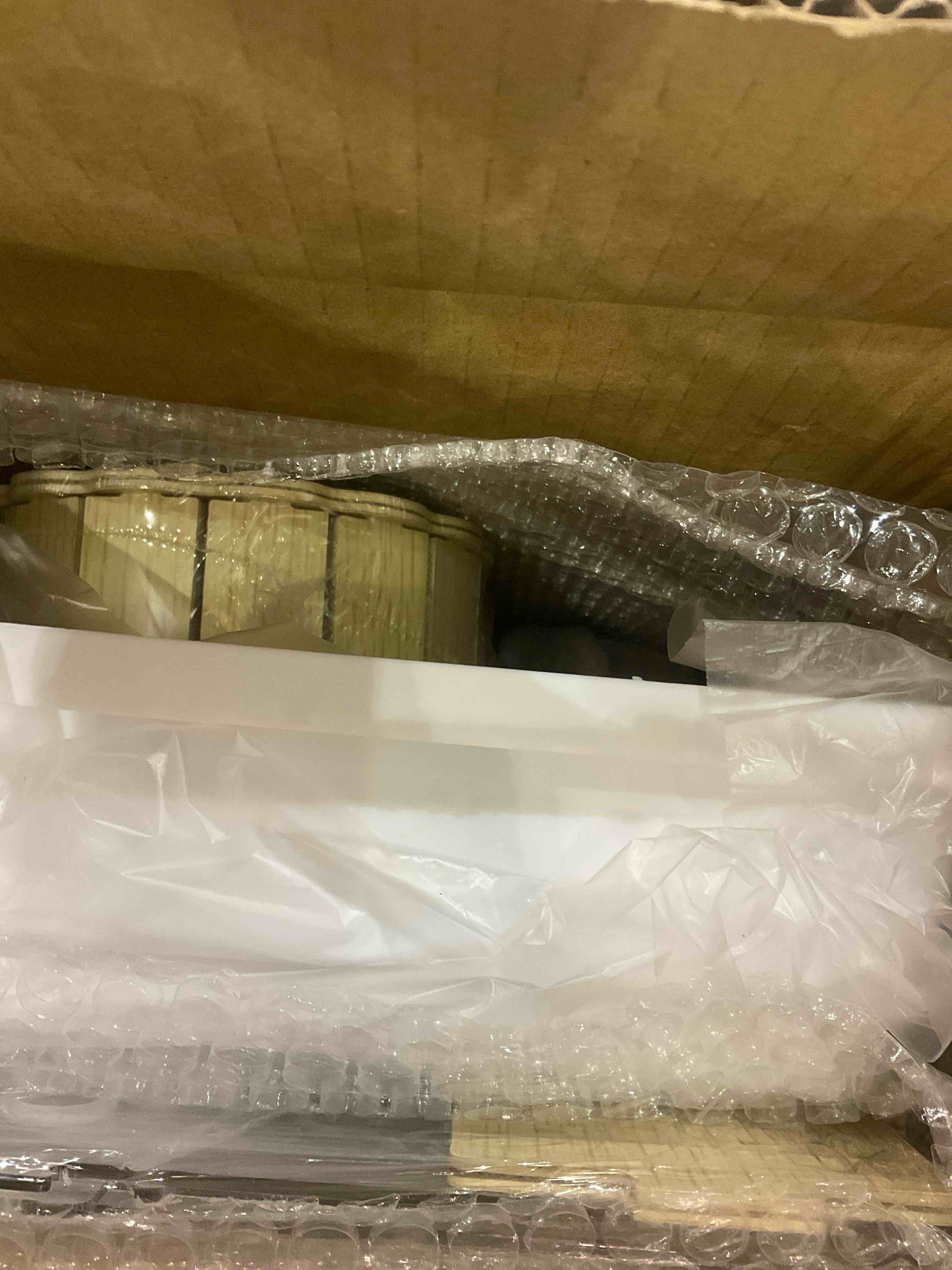 https://s3.amazonaws.com/lotting-images-prod/bidfta/EXS00804253_1700237527764.jpeg
