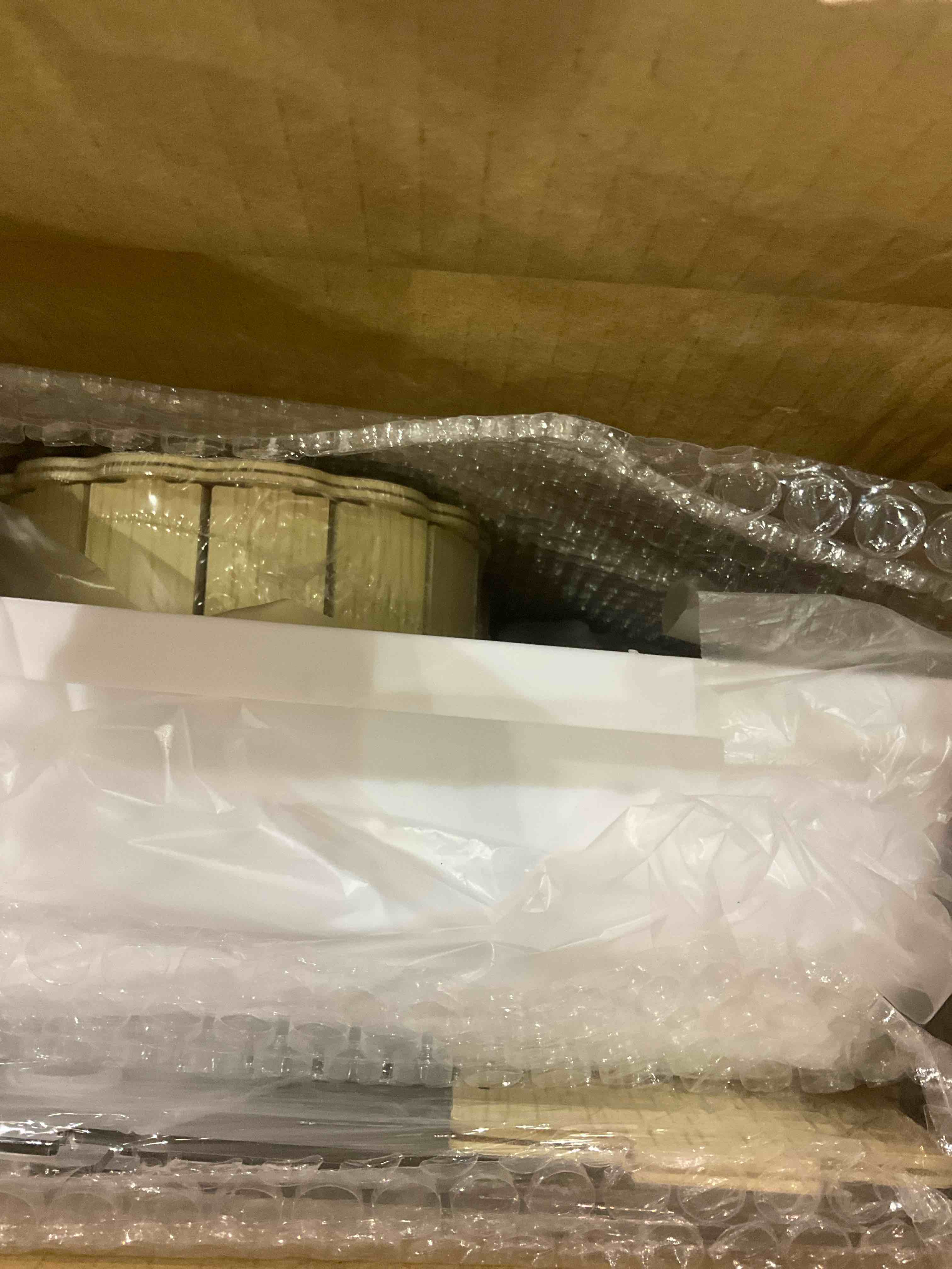 https://s3.amazonaws.com/lotting-images-prod/bidfta/EXS00804253_1700237528922.jpeg