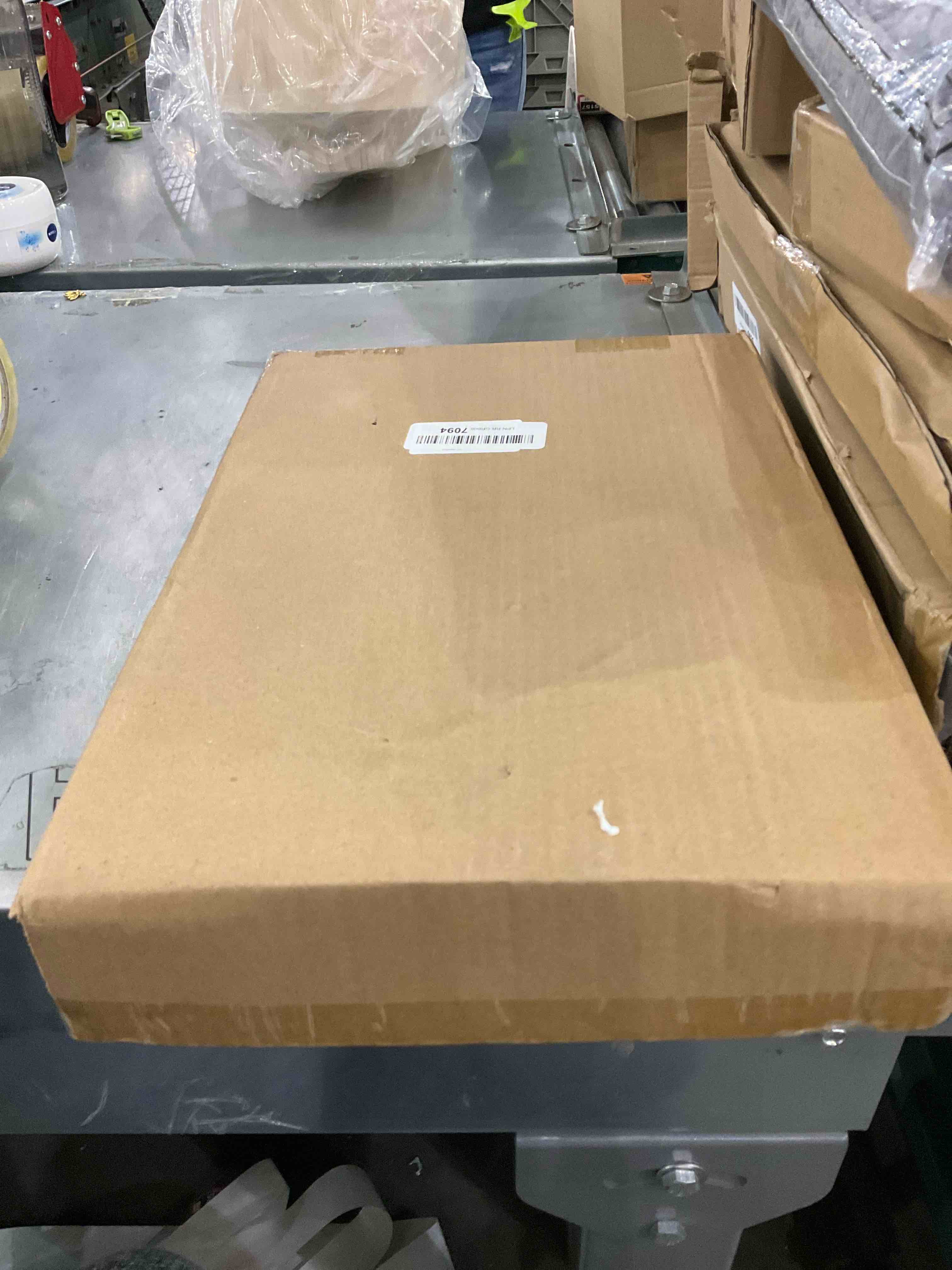 https://s3.amazonaws.com/lotting-images-prod/bidfta/EXS00805177_1698936521359.jpeg