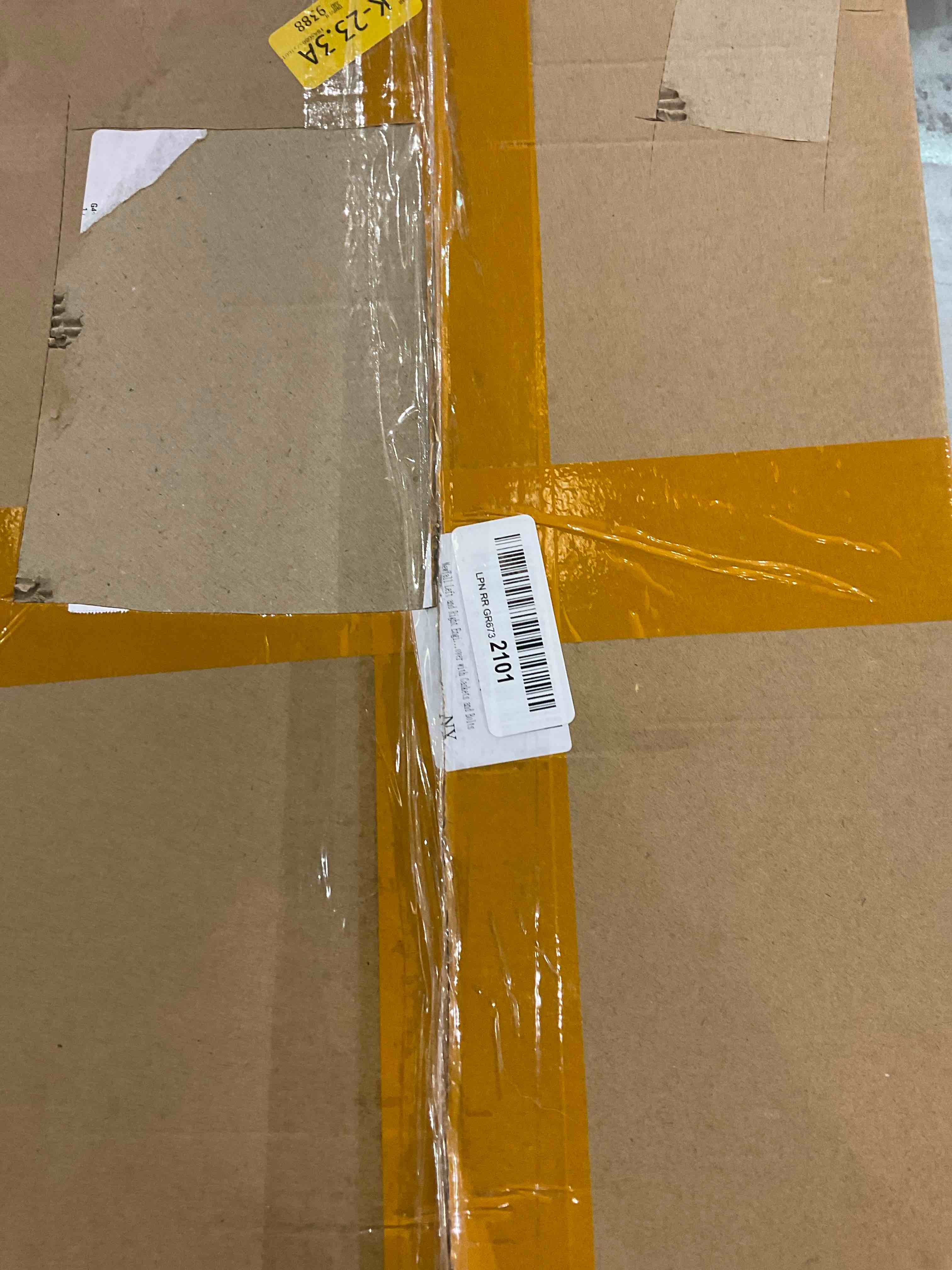 https://s3.amazonaws.com/lotting-images-prod/bidfta/EXS00806300_1699382152551.jpeg