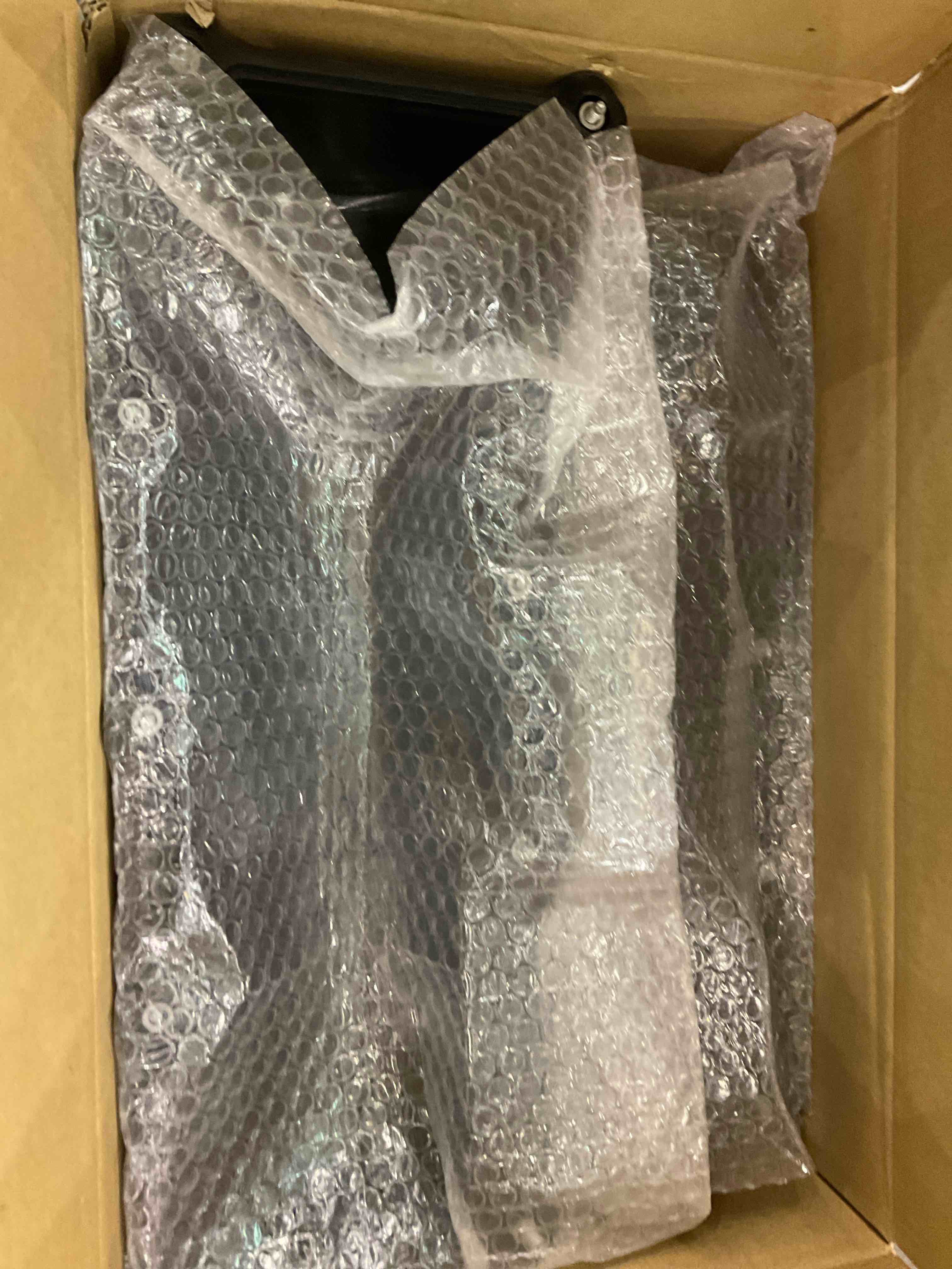 https://s3.amazonaws.com/lotting-images-prod/bidfta/EXS00806300_1699382181819.jpeg