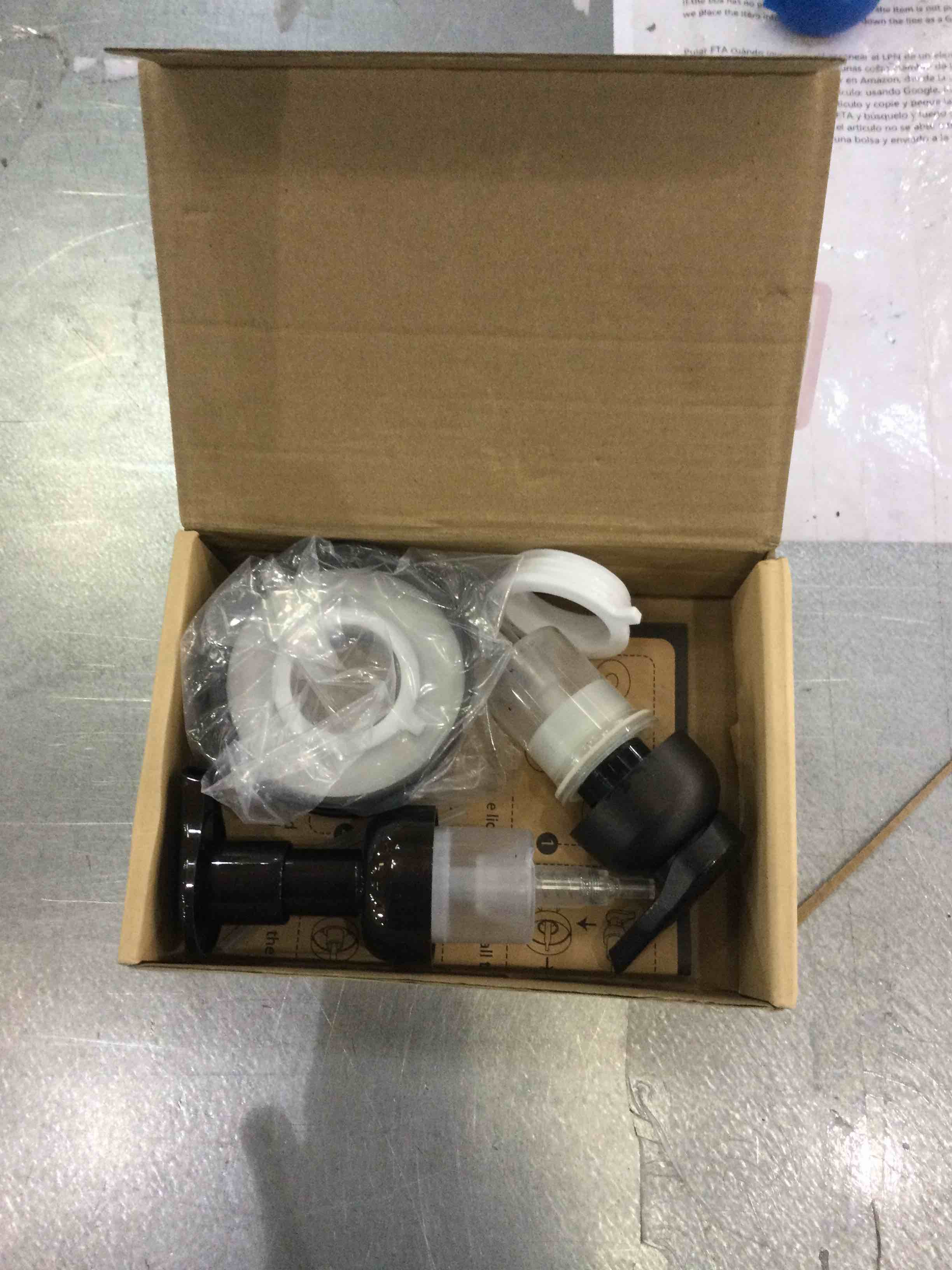 https://s3.amazonaws.com/lotting-images-prod/bidfta/EXS00806983_1699020534089.jpeg